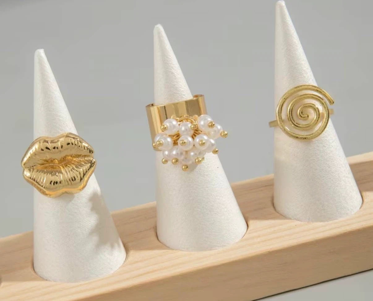 Ring Set, 3 Rings: Lips, Pearl Cluster and Spiral - photo 2