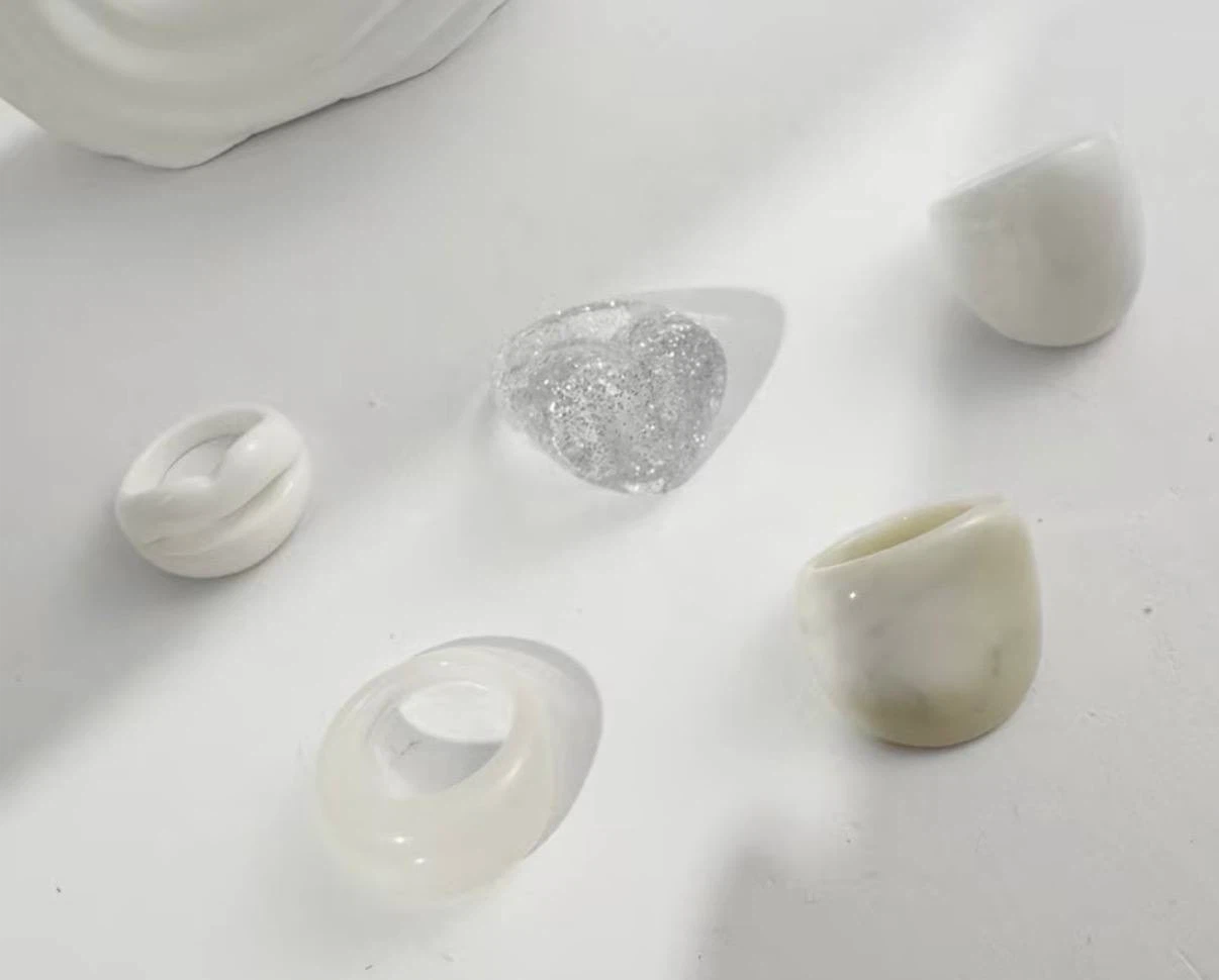 White & Glitter Ring Set, 5 Rings - photo 2
