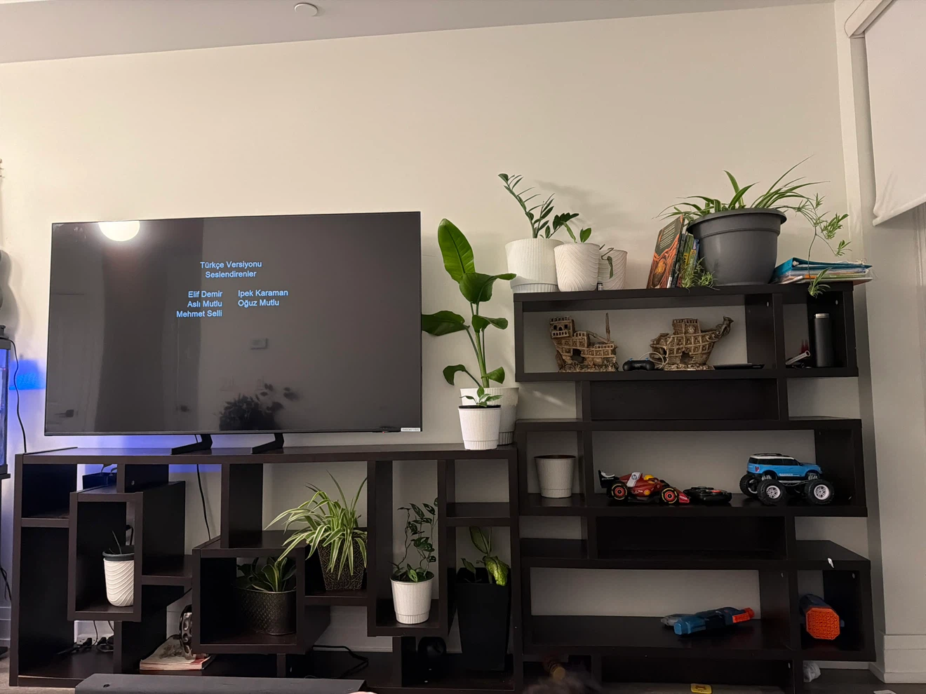 Modern dark brown asymmetrical shelving unit - photo 2