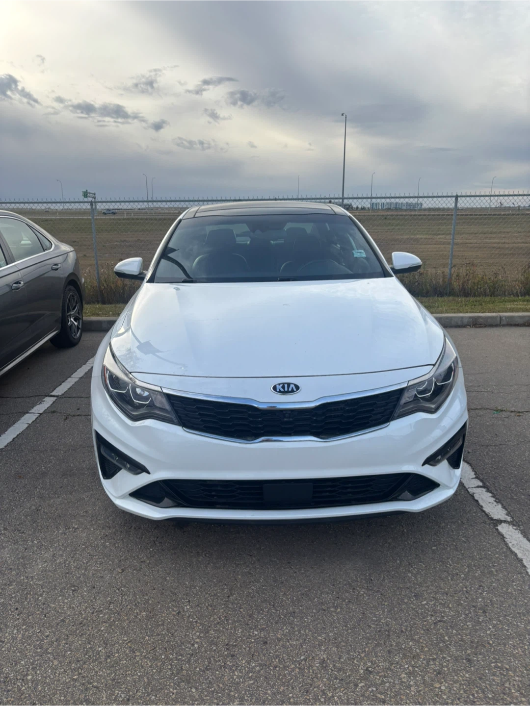 White Kia Optima SXL
