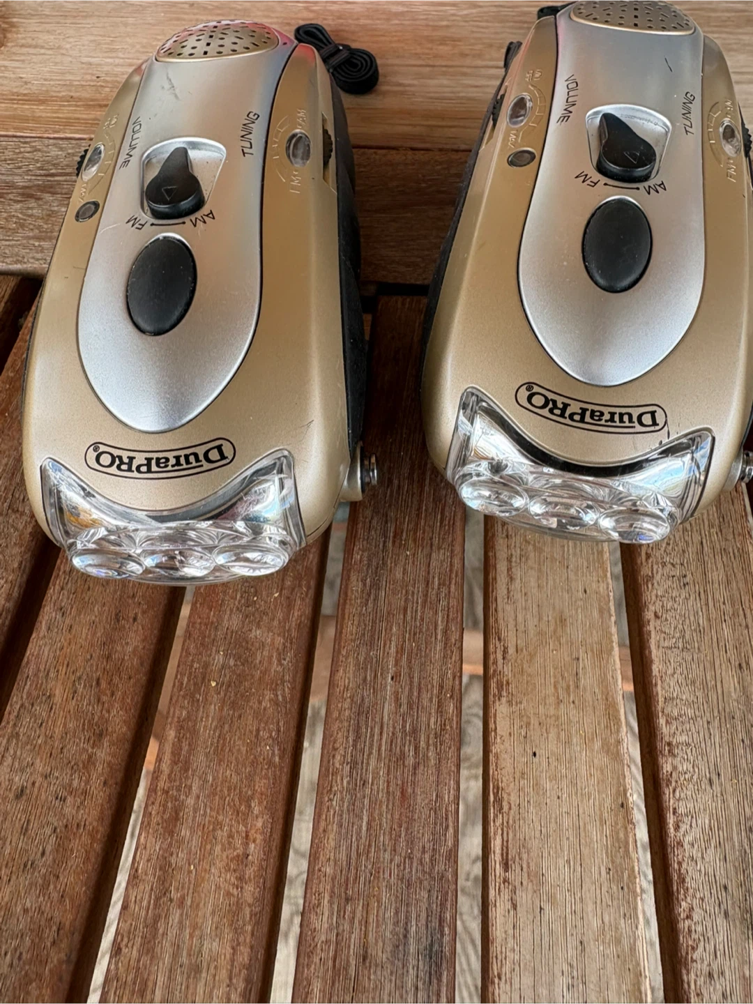DuraPro Hand-Crank AM/FM Radio Flashlights