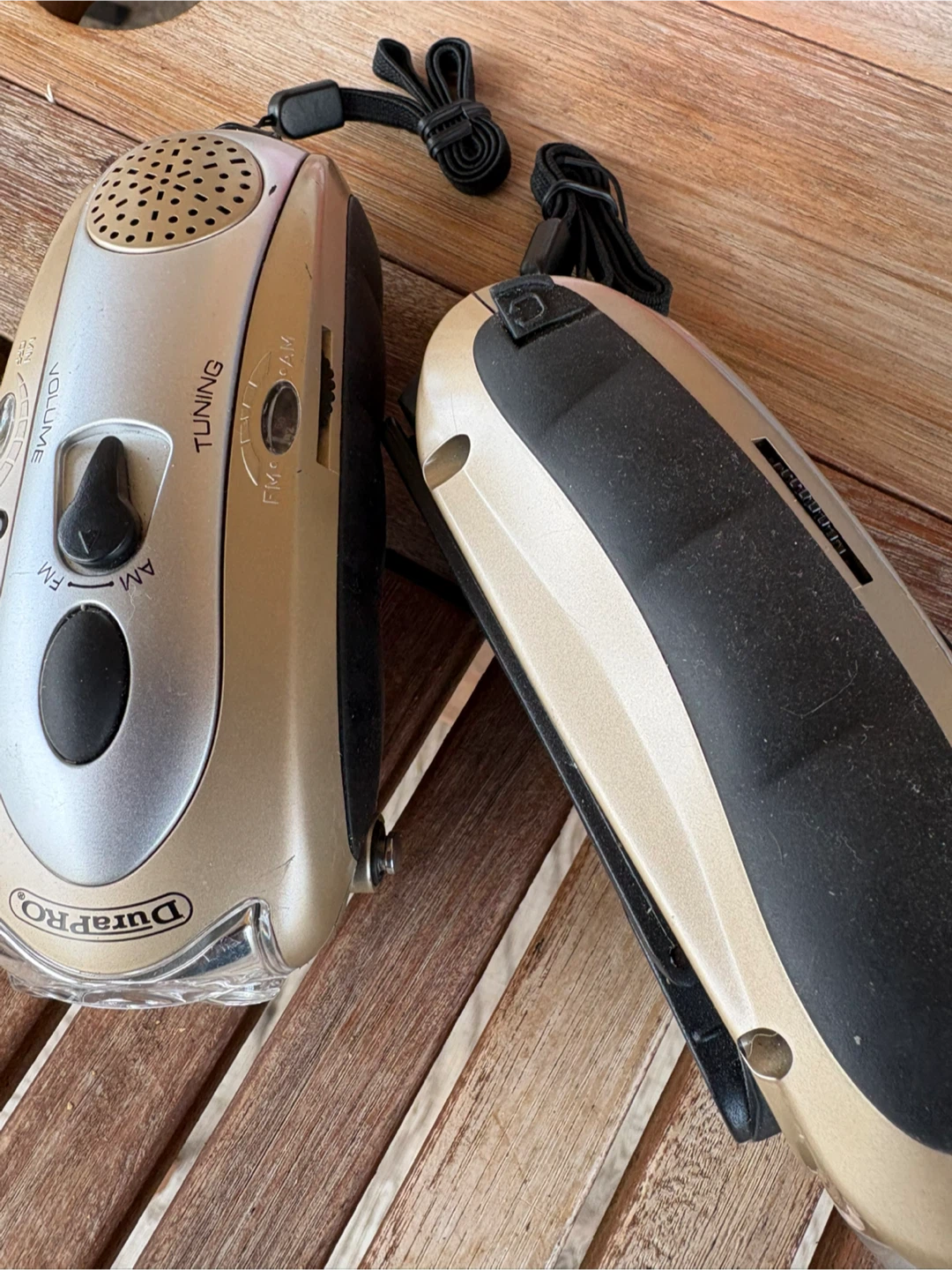 DuraPro Hand-Crank AM/FM Radio Flashlights - photo 2