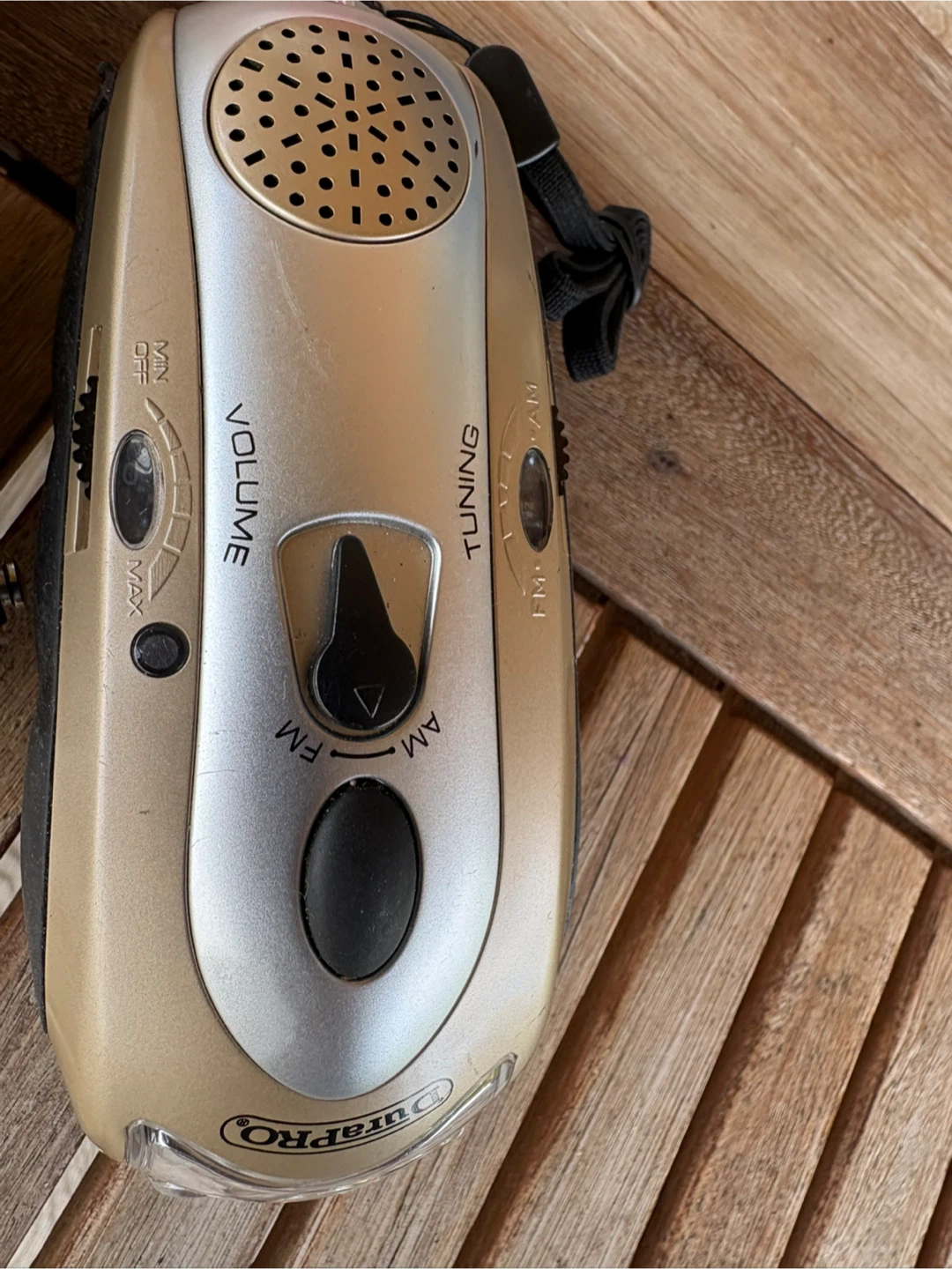 DuraPro Hand-Crank AM/FM Radio Flashlights - photo 4
