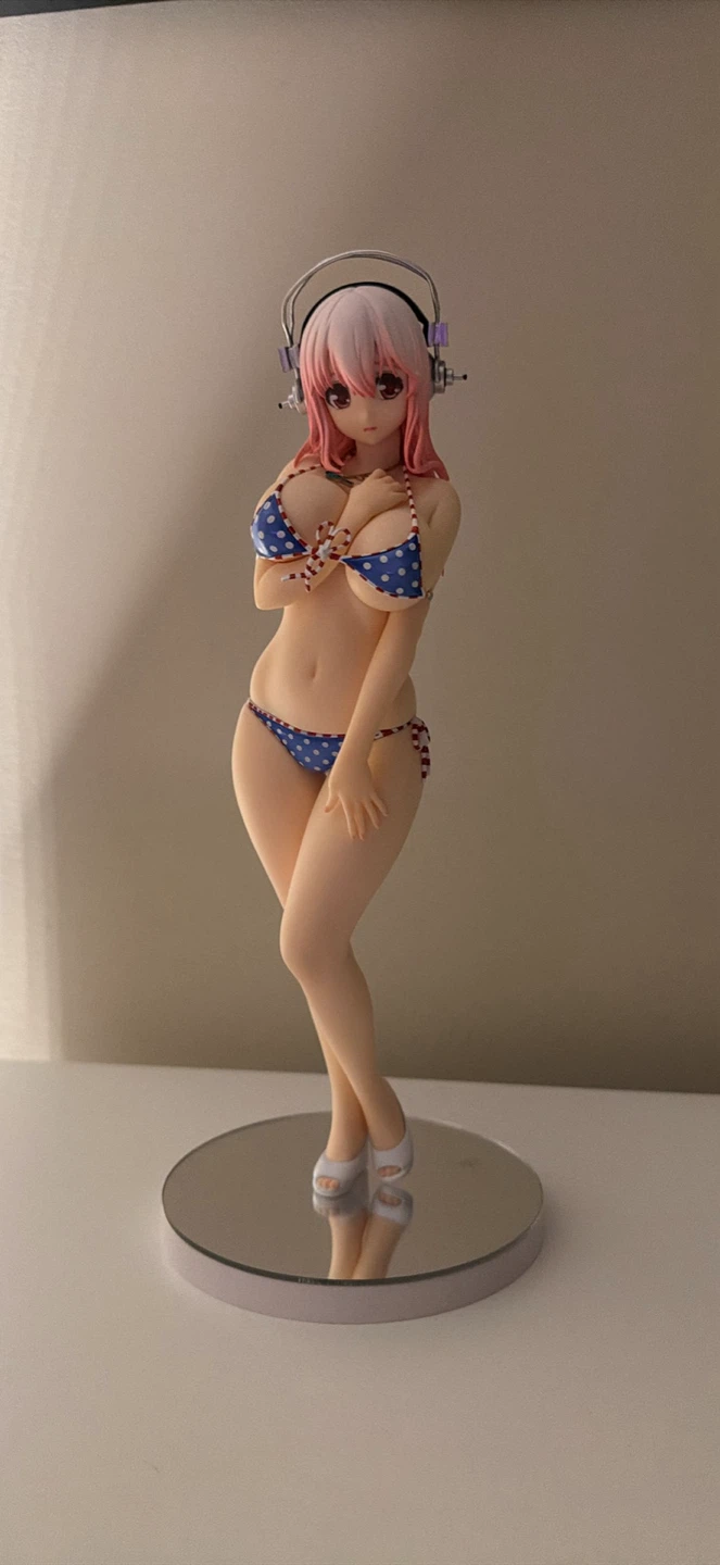 Super Sonico Figure