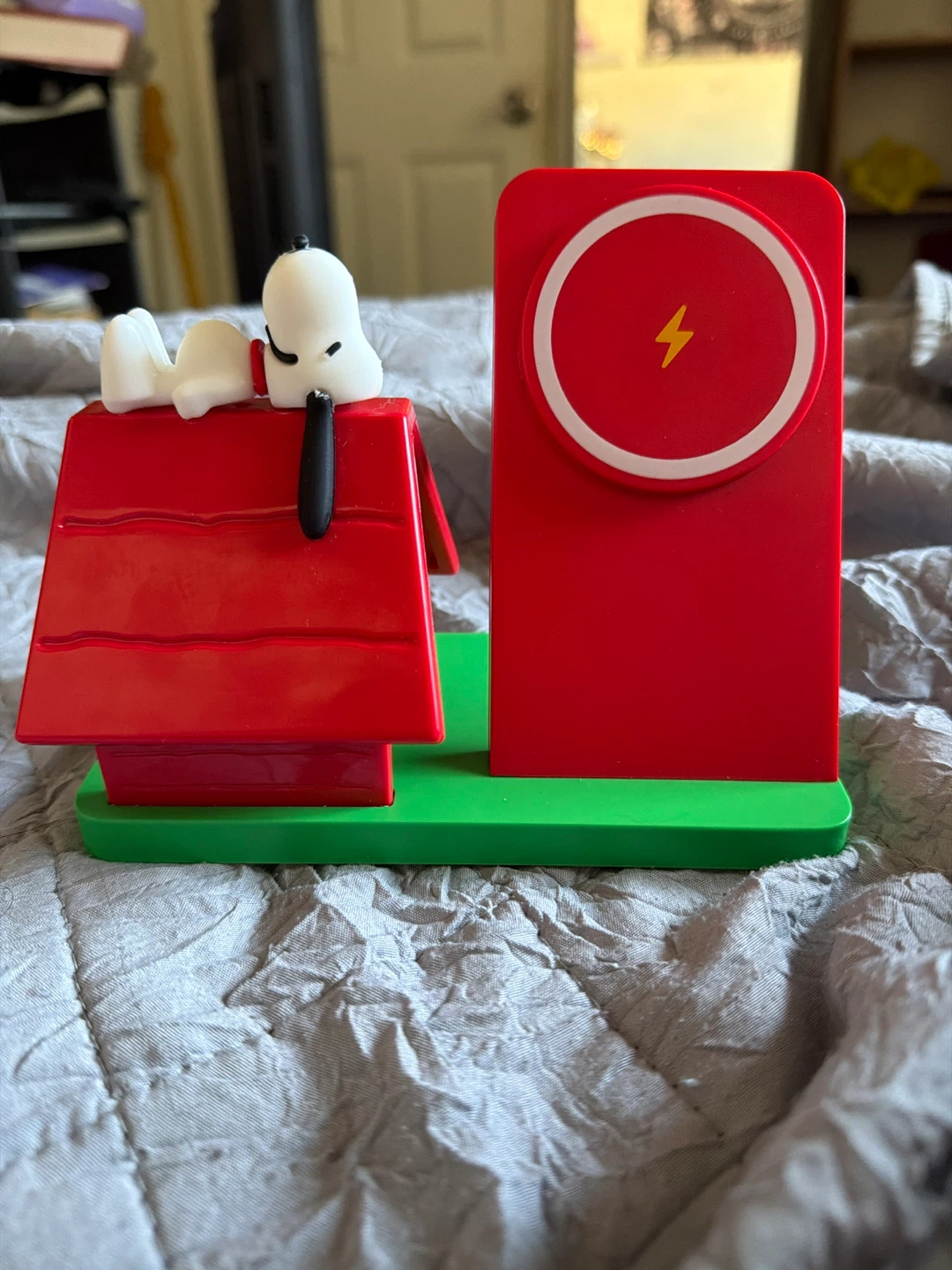 Snoopy Wireless Charging Stand