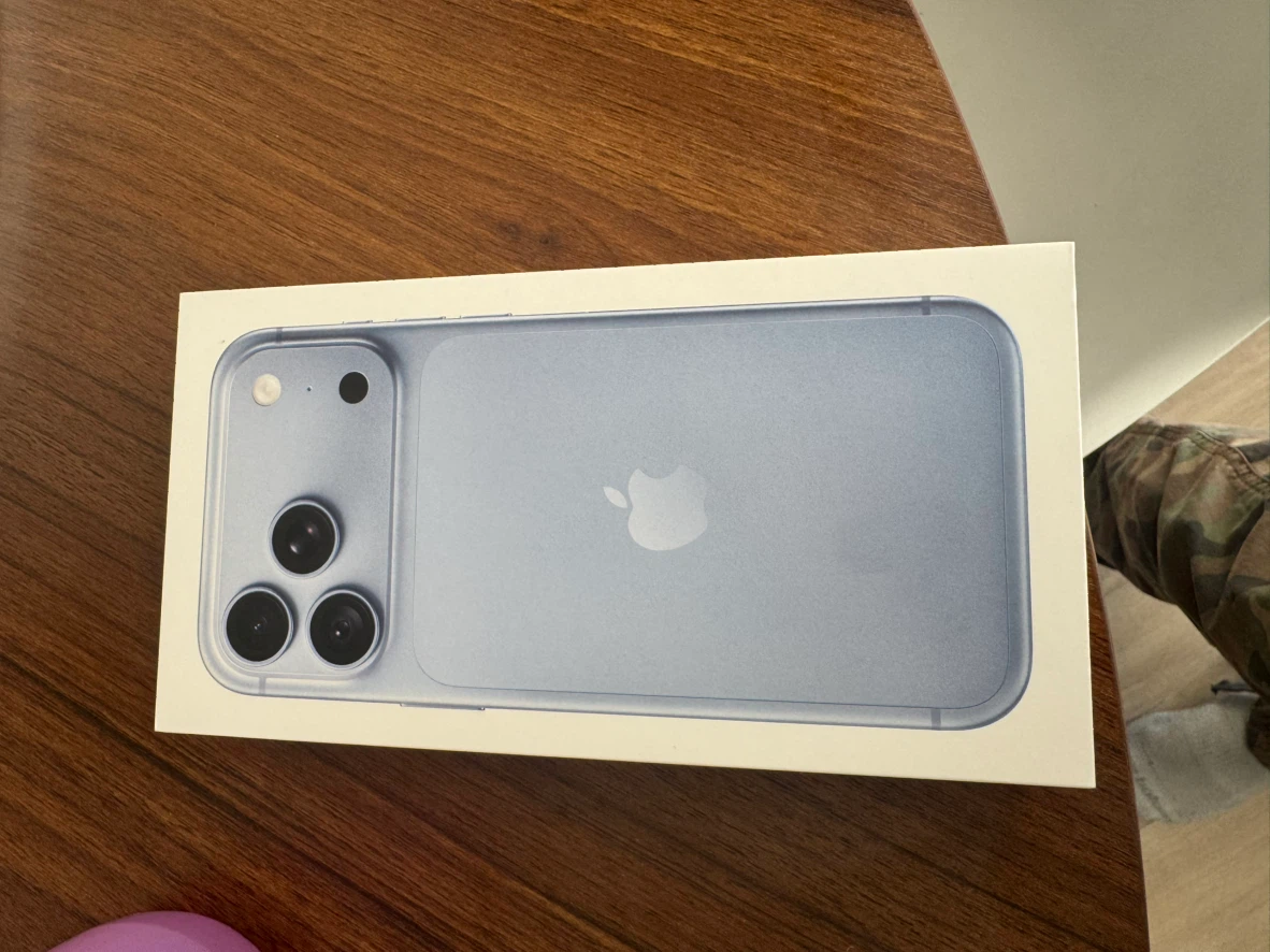 Apple iPhone 18 Pro Max 512GB Glacier