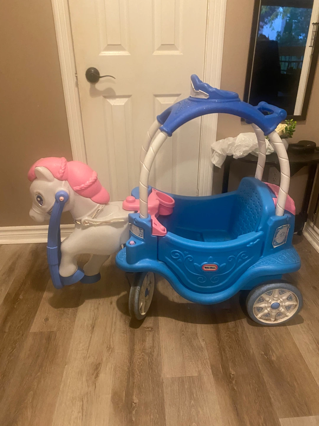 Little tikes princess horse & carriage