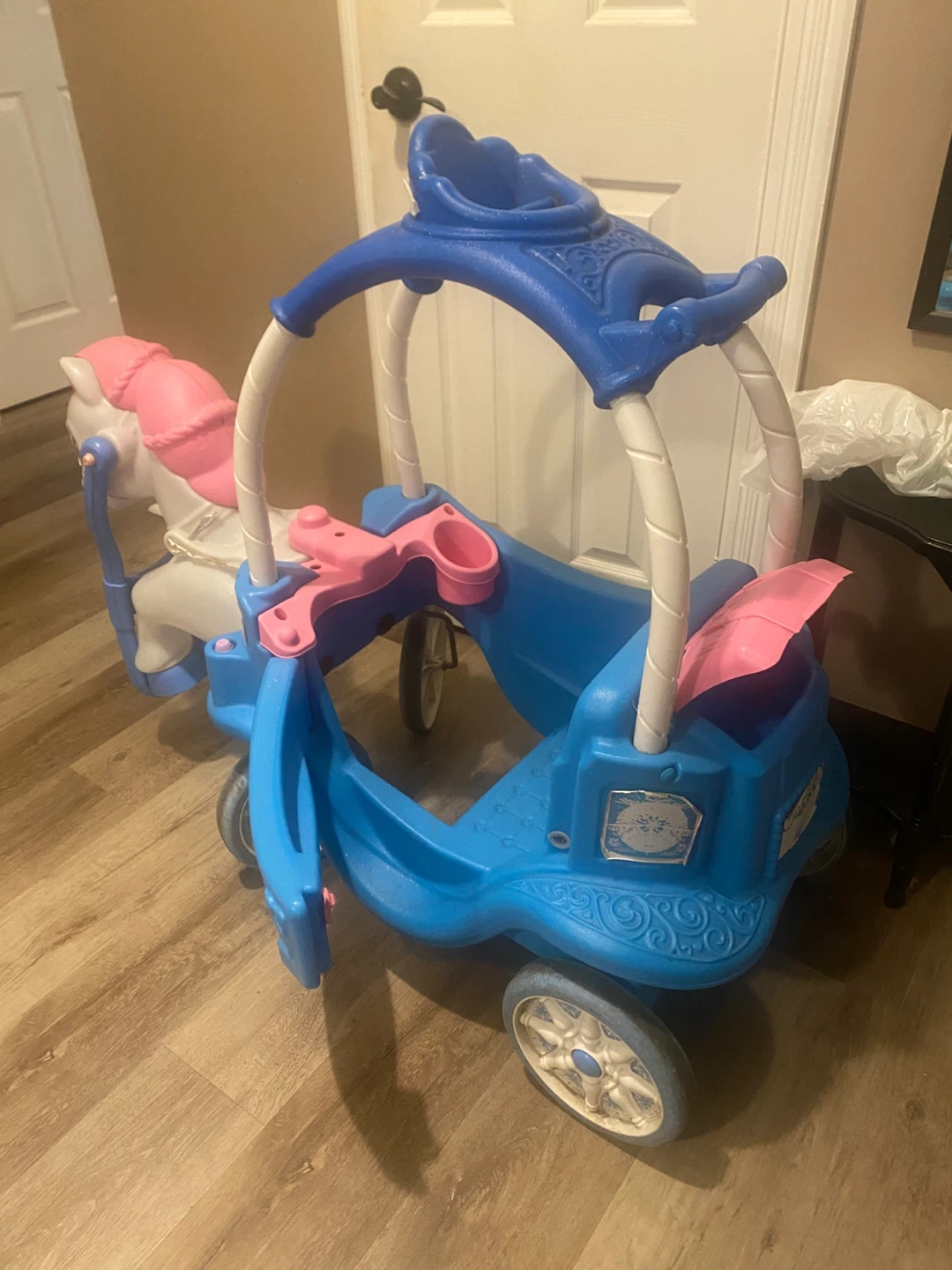 Little tikes princess horse & carriage - photo 2