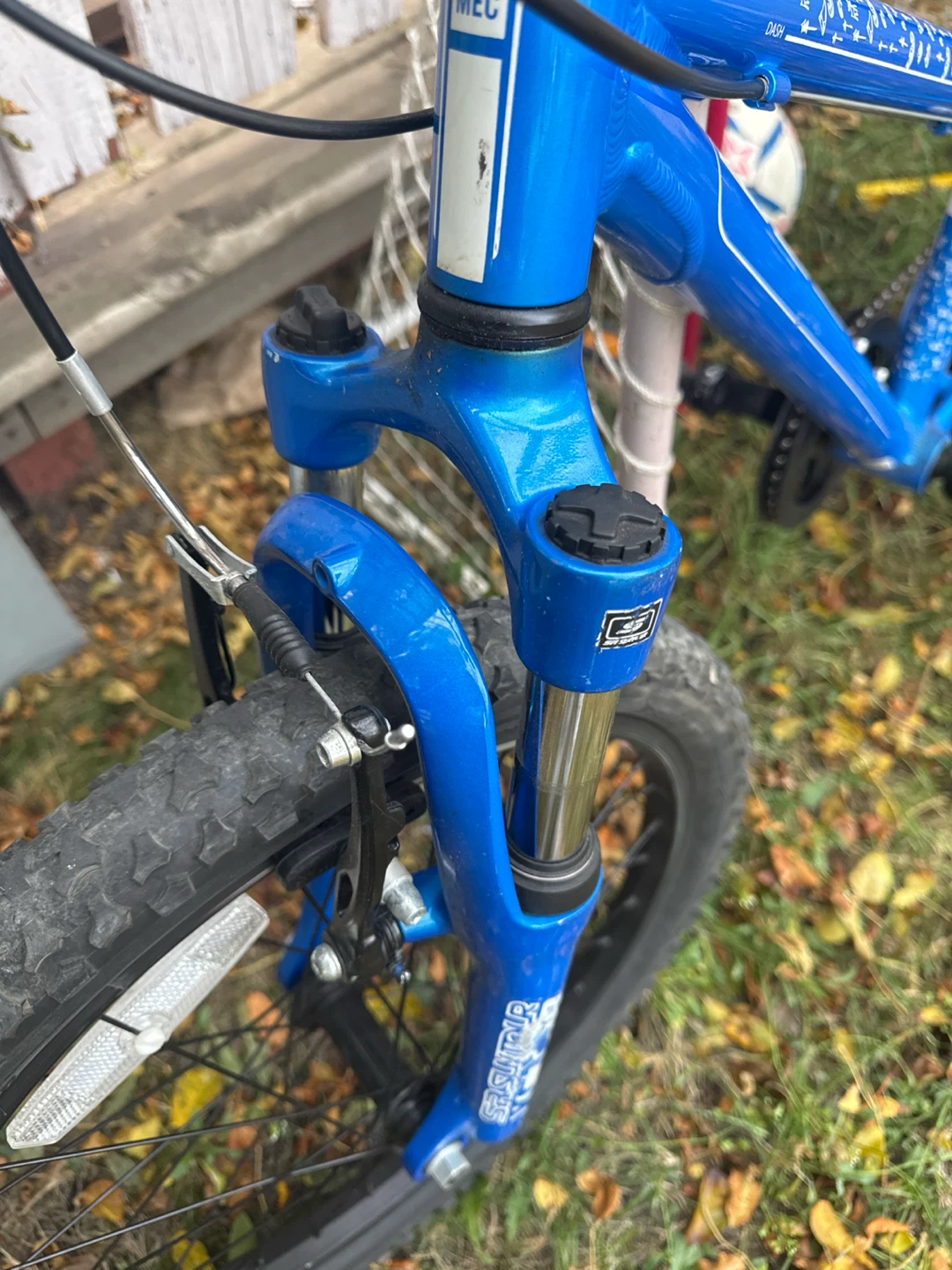 MEC Dash Kids Mountain Bike - Blue - photo 4