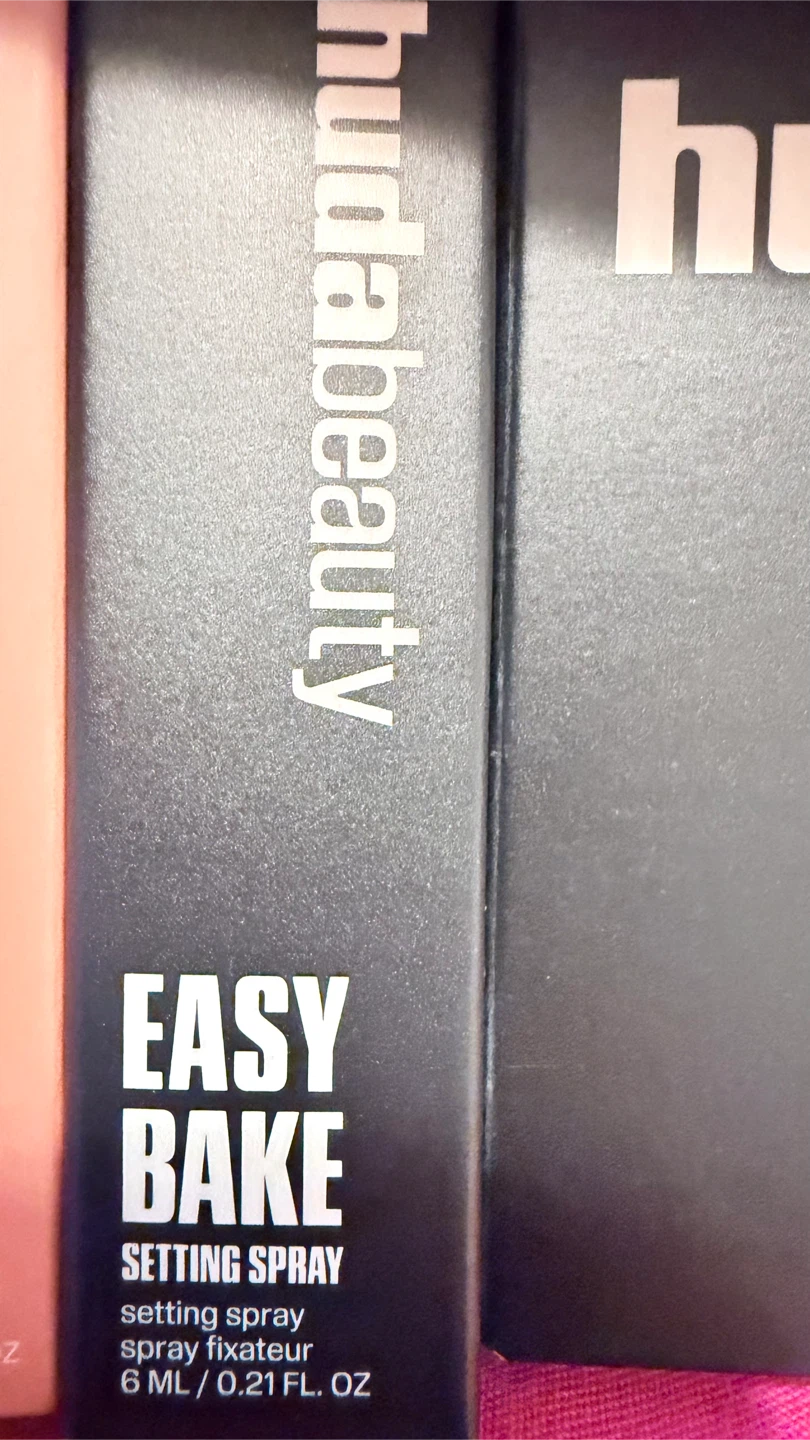 Huda Beauty Makeup Set with Pouch - photo 3