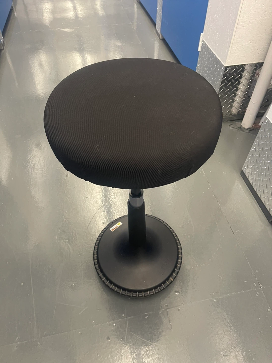 Swivel bar stool - photo 2
