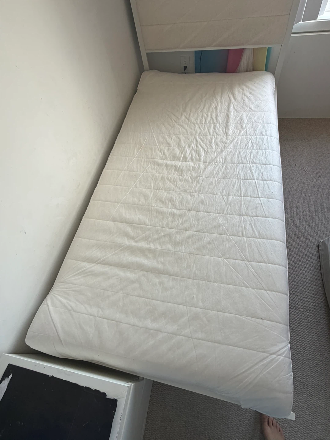 Single bed frame with integrated USB charging