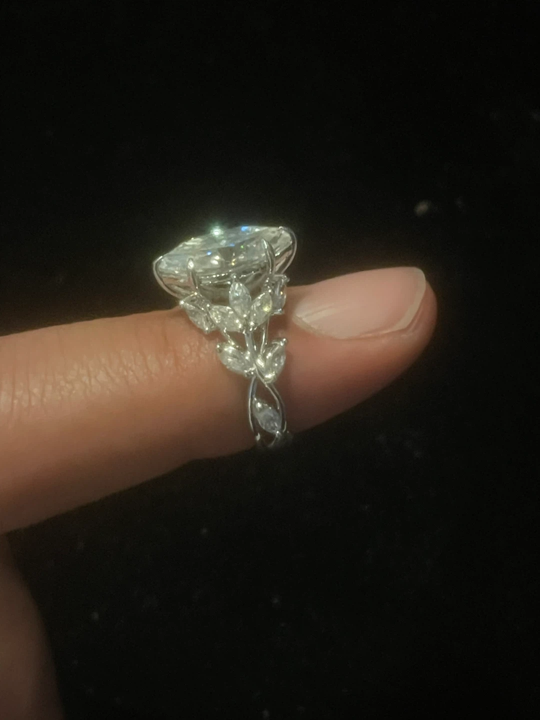 Stunning 10K White Gold Moissanite Engagement Ring - photo 4