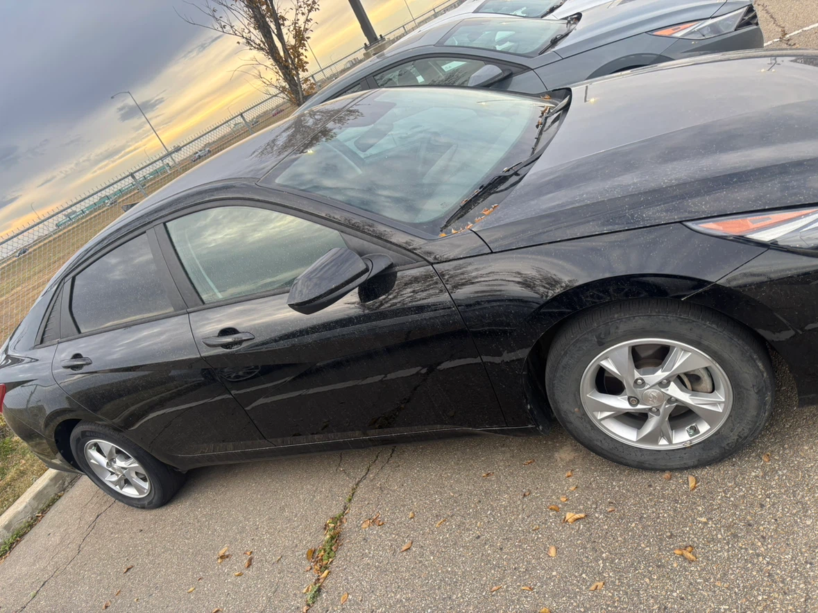 Black Hyundai Elantra Manual - photo 2