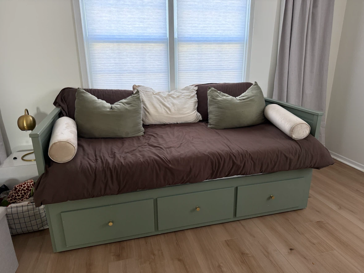 Green Daybed with Three Storage Drawers - photo 5