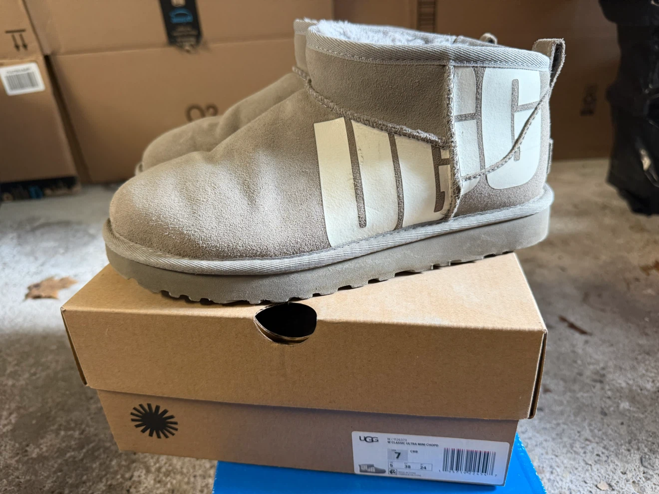 UGG Classic Ultra Mini Boots women size 7 - photo 2