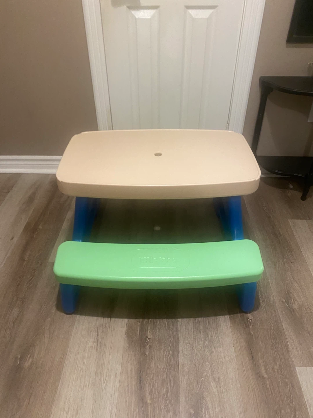 Little Tikes kids picnic table - photo 3