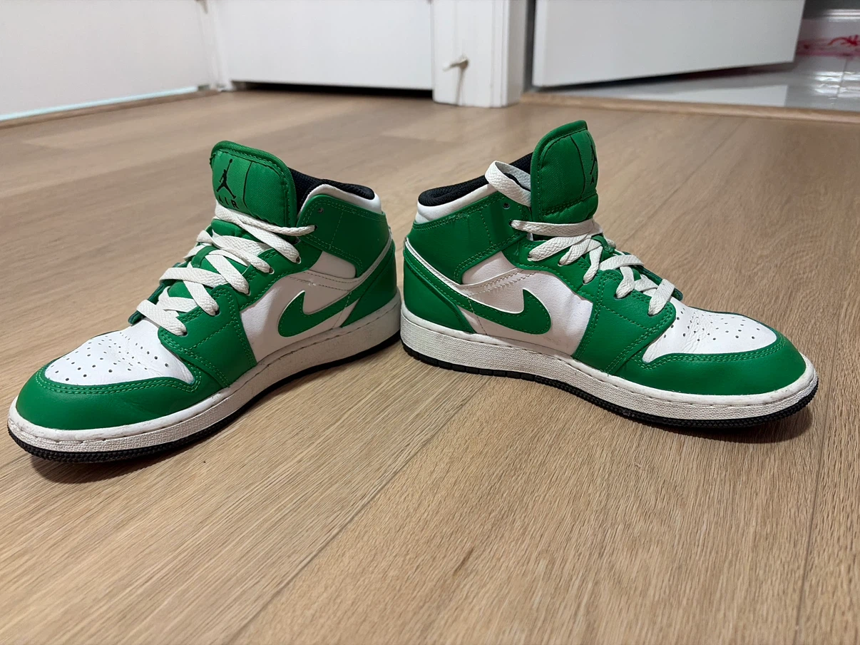 Air Jordan 1 Mid Lucky Green - photo 2