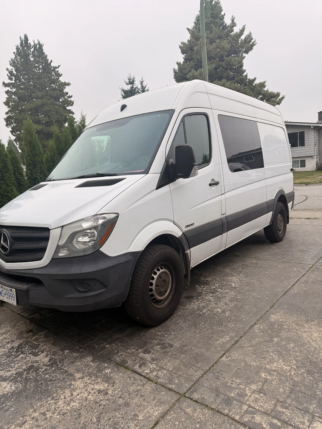 Mercedes-Benz Sprinter 2500 Van