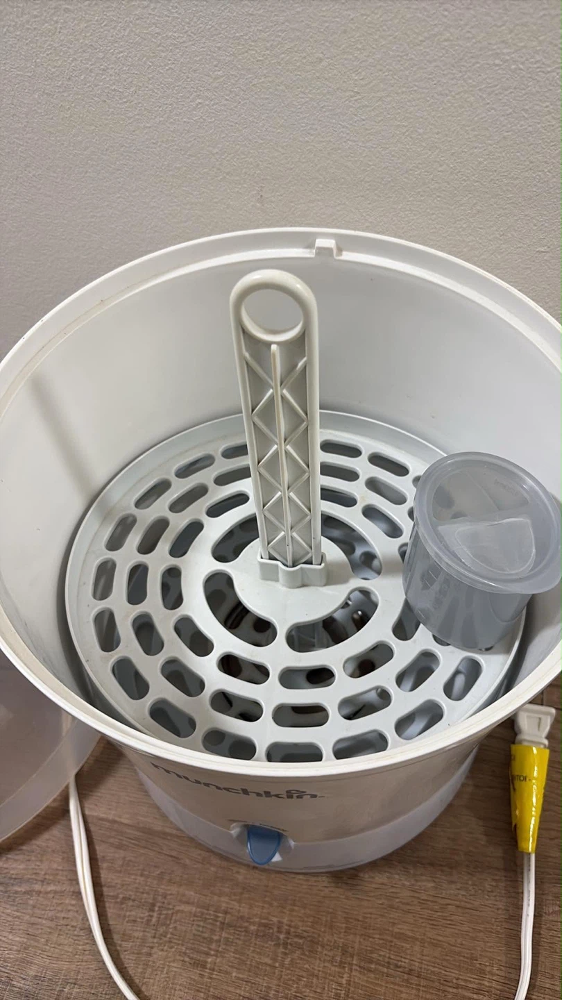 Munchkin Electric Baby Bottle Sterilizer - photo 2