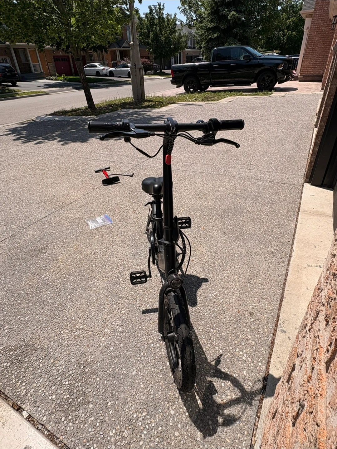 Blutron ebike 32 kmh no problems just needs new back tire