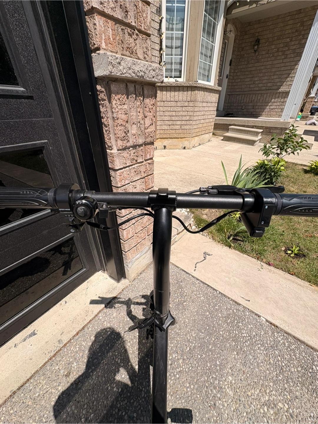 Blutron ebike 32 kmh no problems just needs new back tire - photo 2