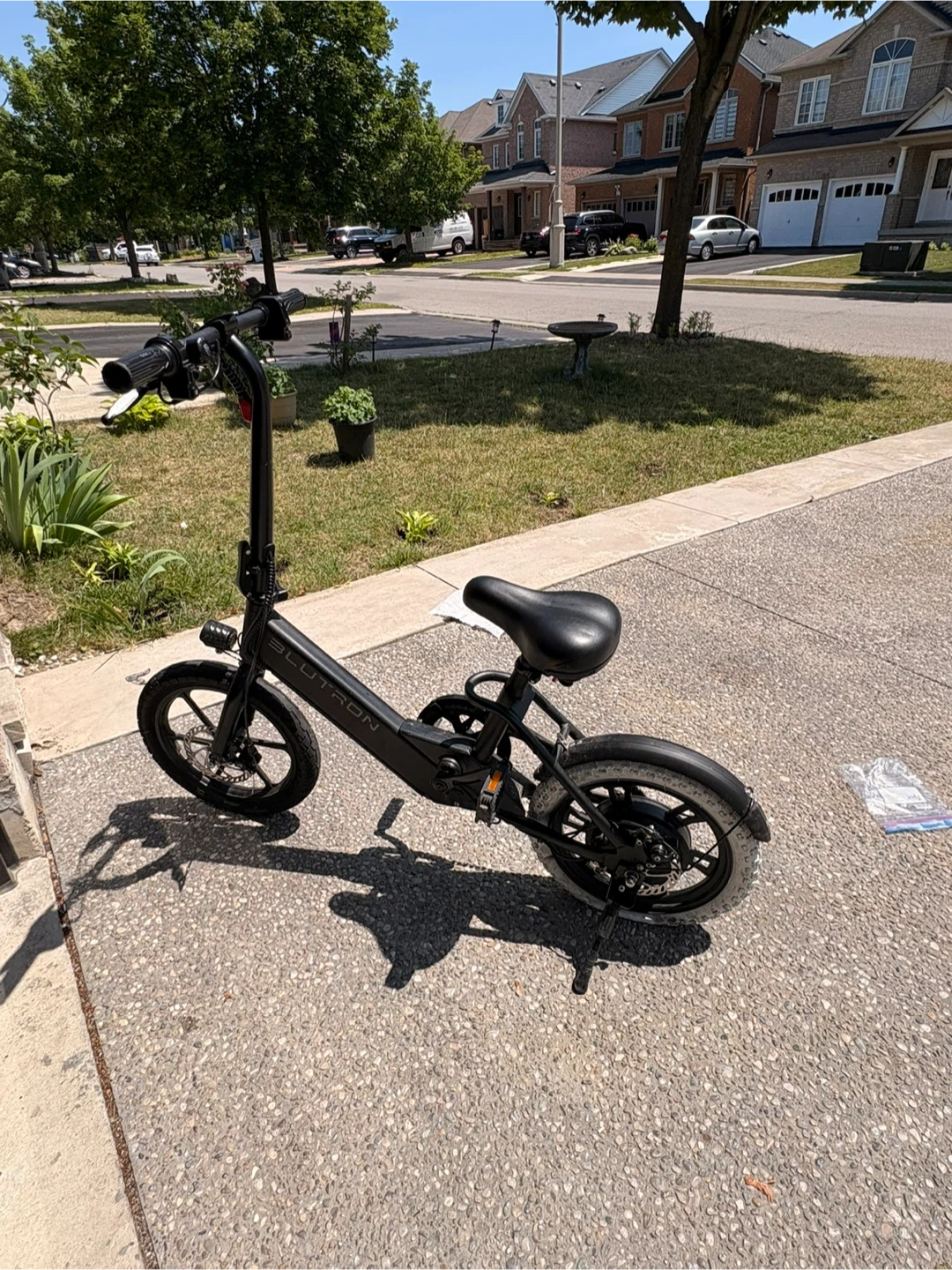 Blutron ebike 32 kmh no problems just needs new back tire - photo 5