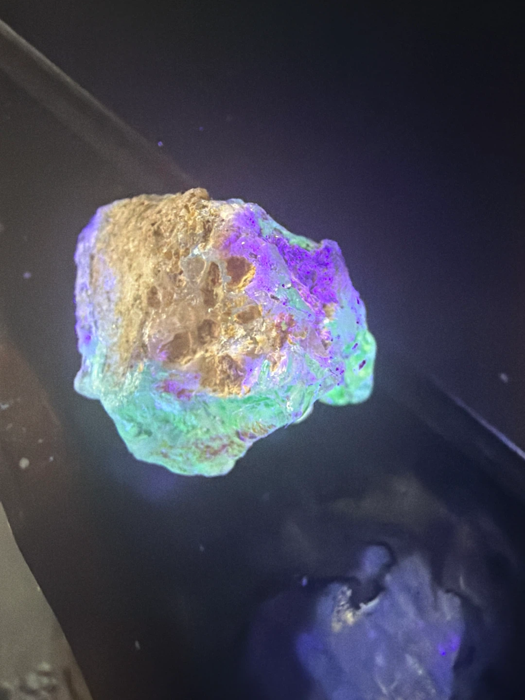 Fluorescent Hyalite Opal Specimen 5g