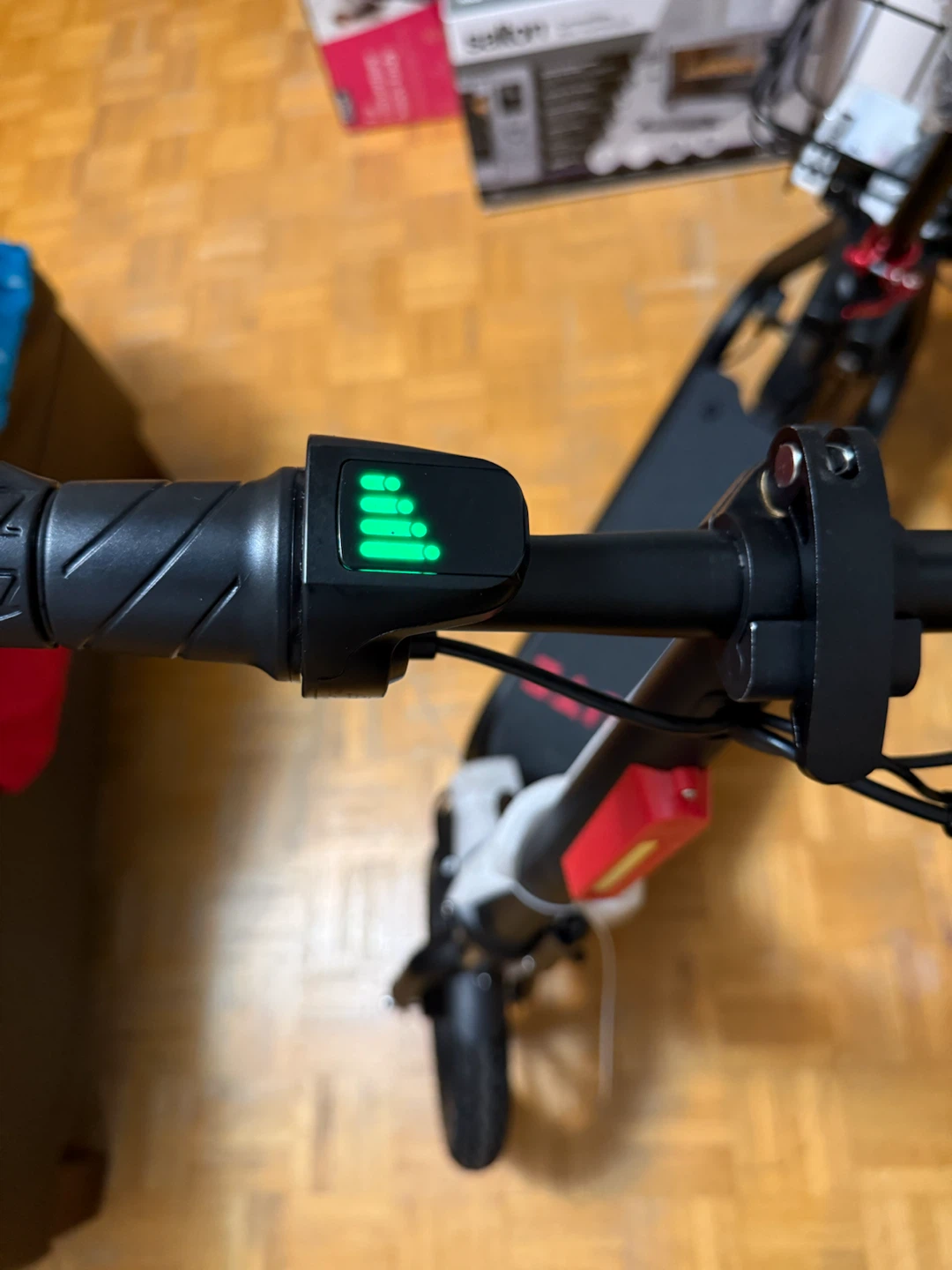 SKUTE Electric Scooter with Seat and Basket - photo 2