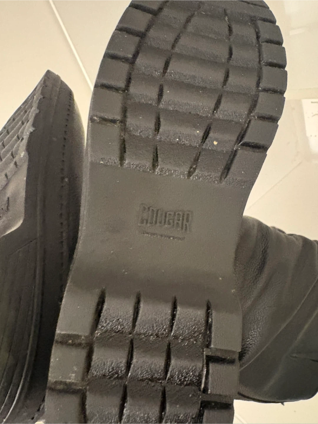 Cougar Sage Black Leather Boots - photo 5