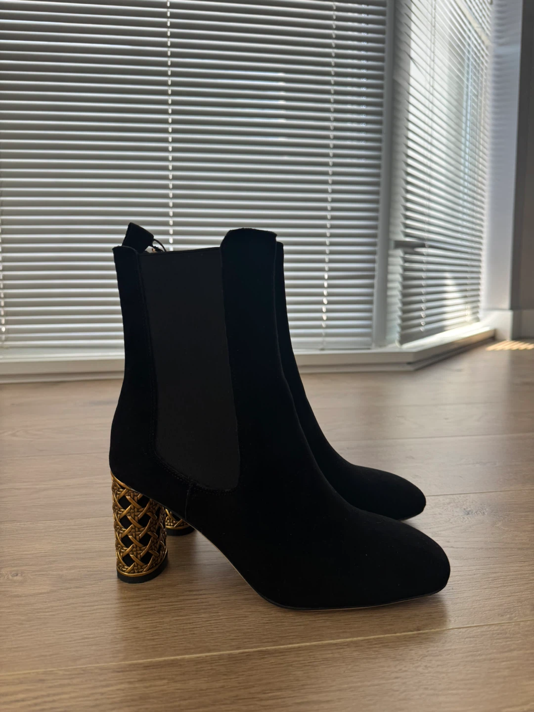 New Genuine Suede Chelsea Boots - Size 37 LOGO