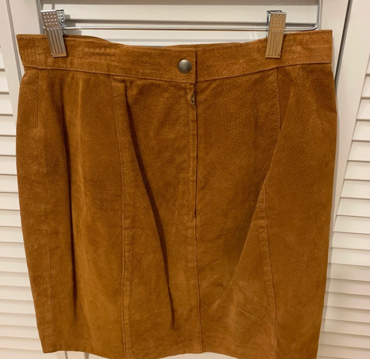 Vintage Cognac Brown Suede Skirt fits size small) - photo 2