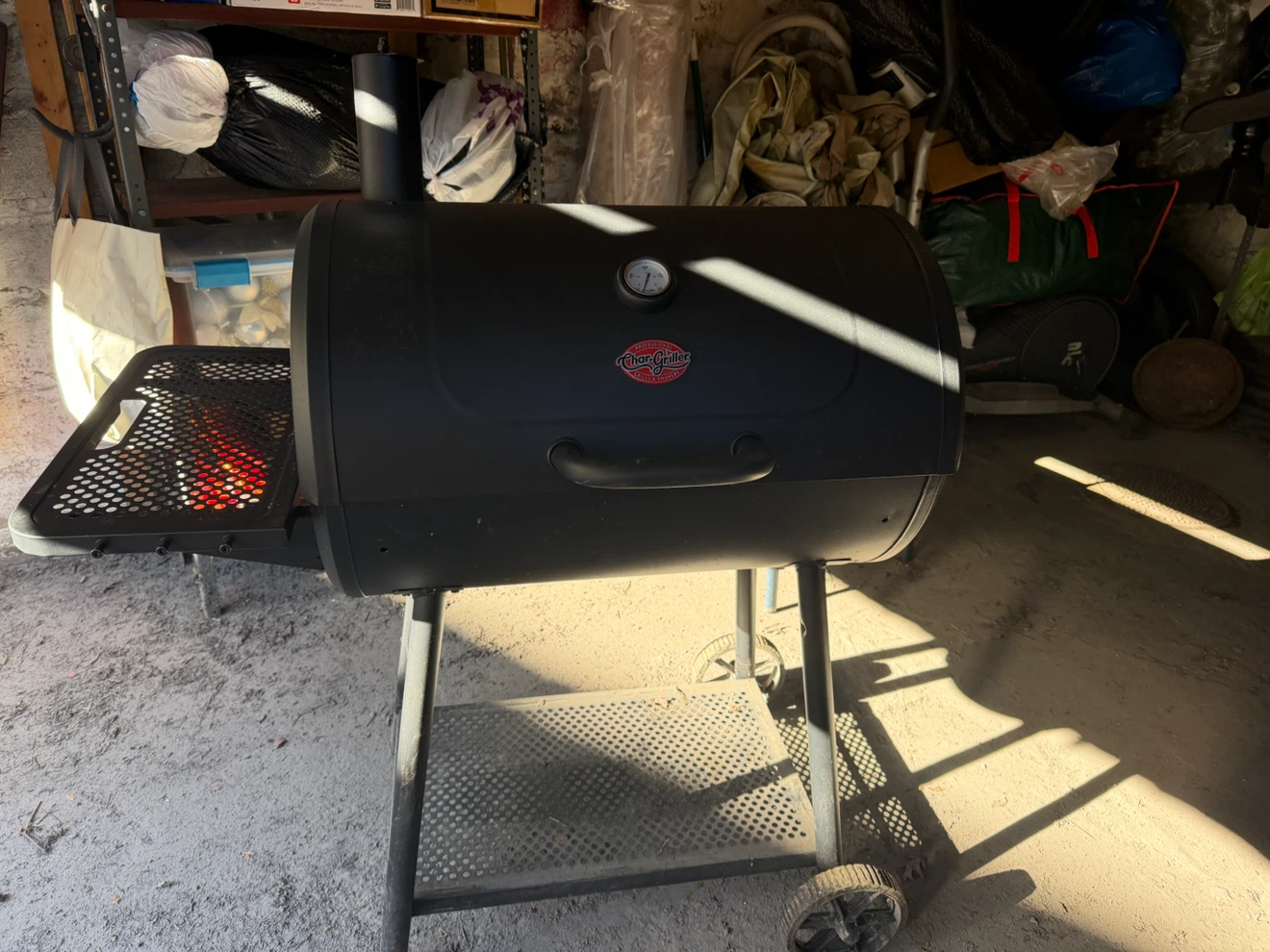 Char-Griller Professional Grill and Smoker