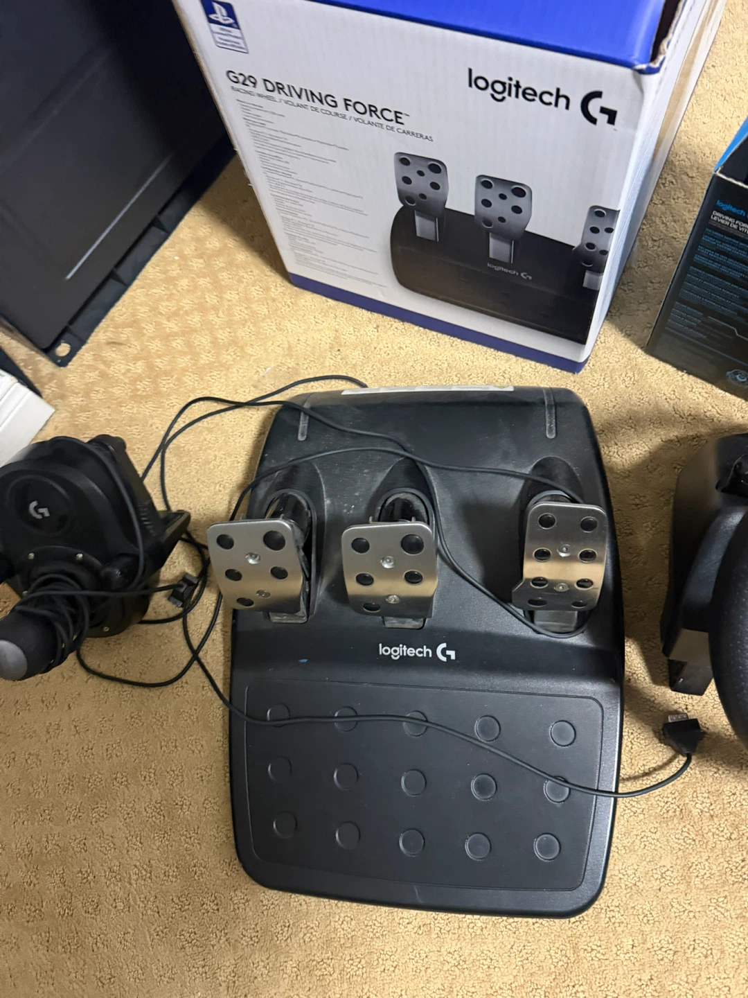 Logitech G29 Driving Force Racing Wheel, Pedals, and Shifter - photo 2