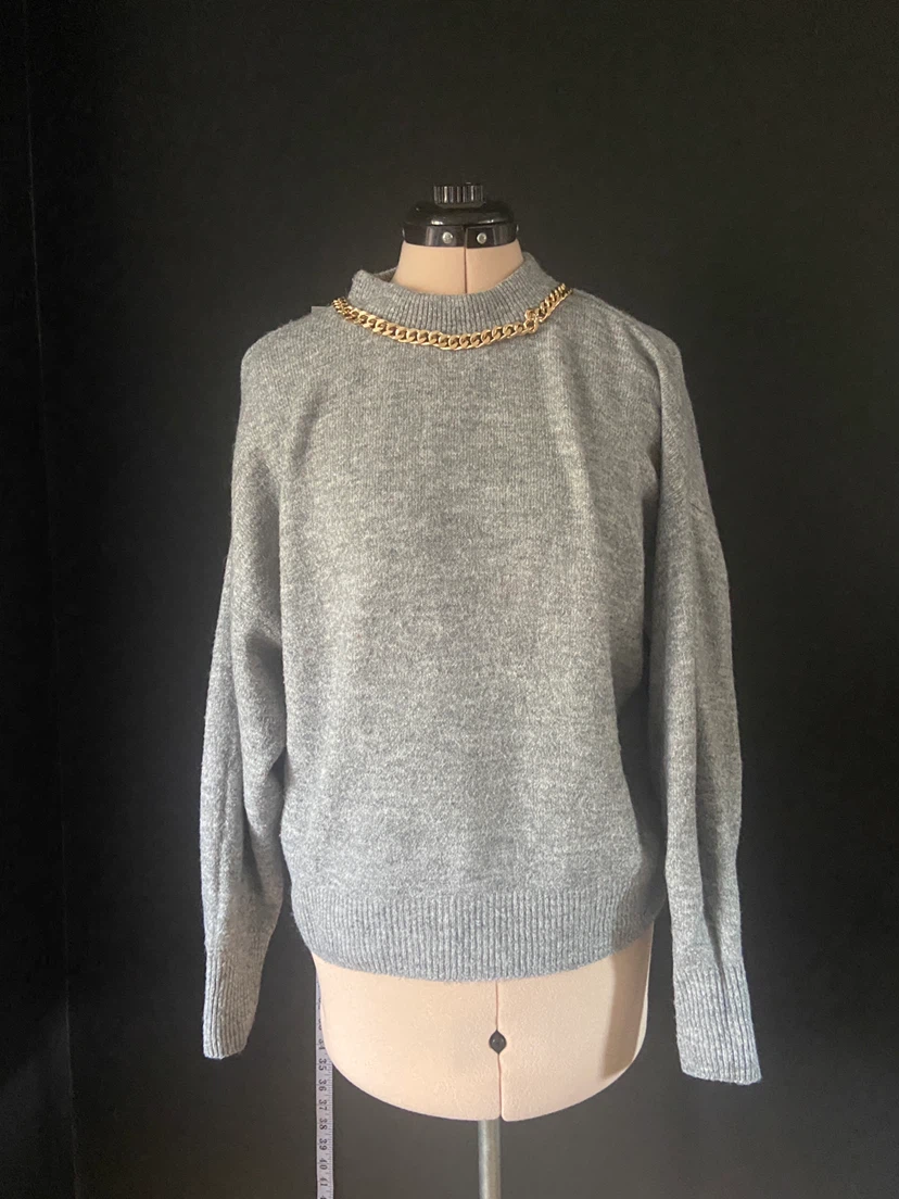 H&M Grey Sweater with Gold Chain  – XS
