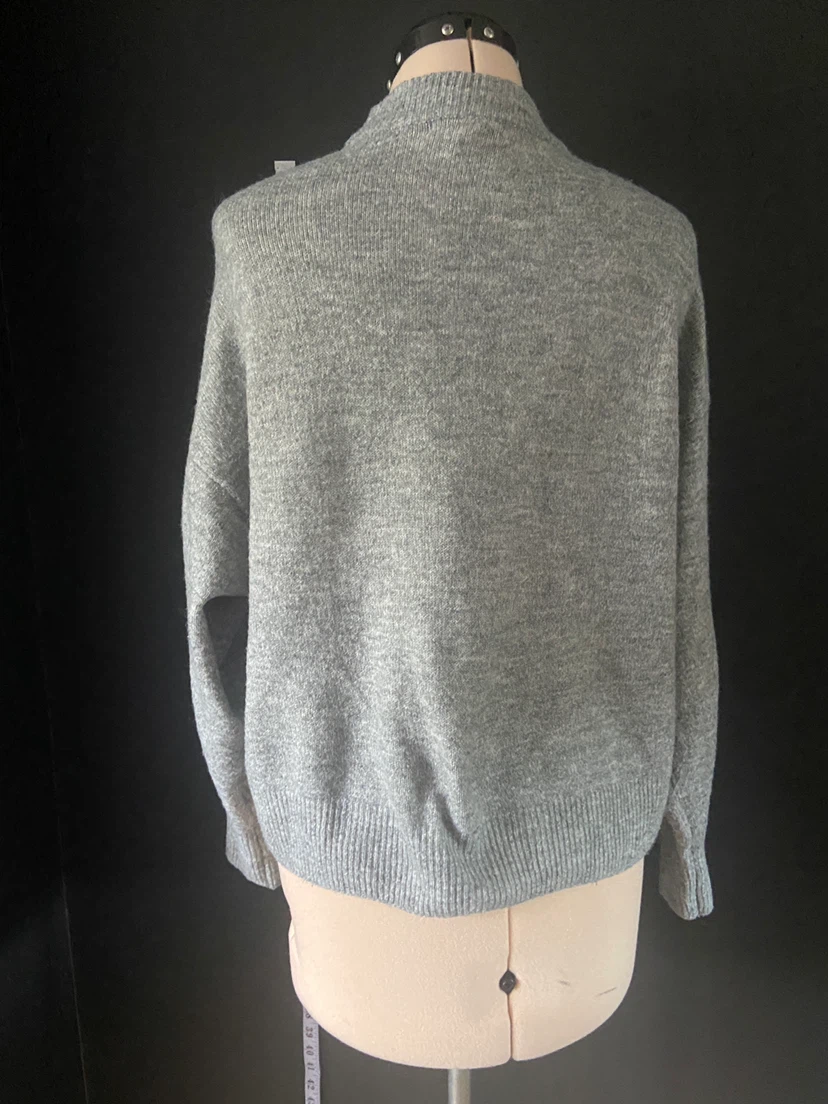H&M Grey Sweater with Gold Chain  – XS - photo 2