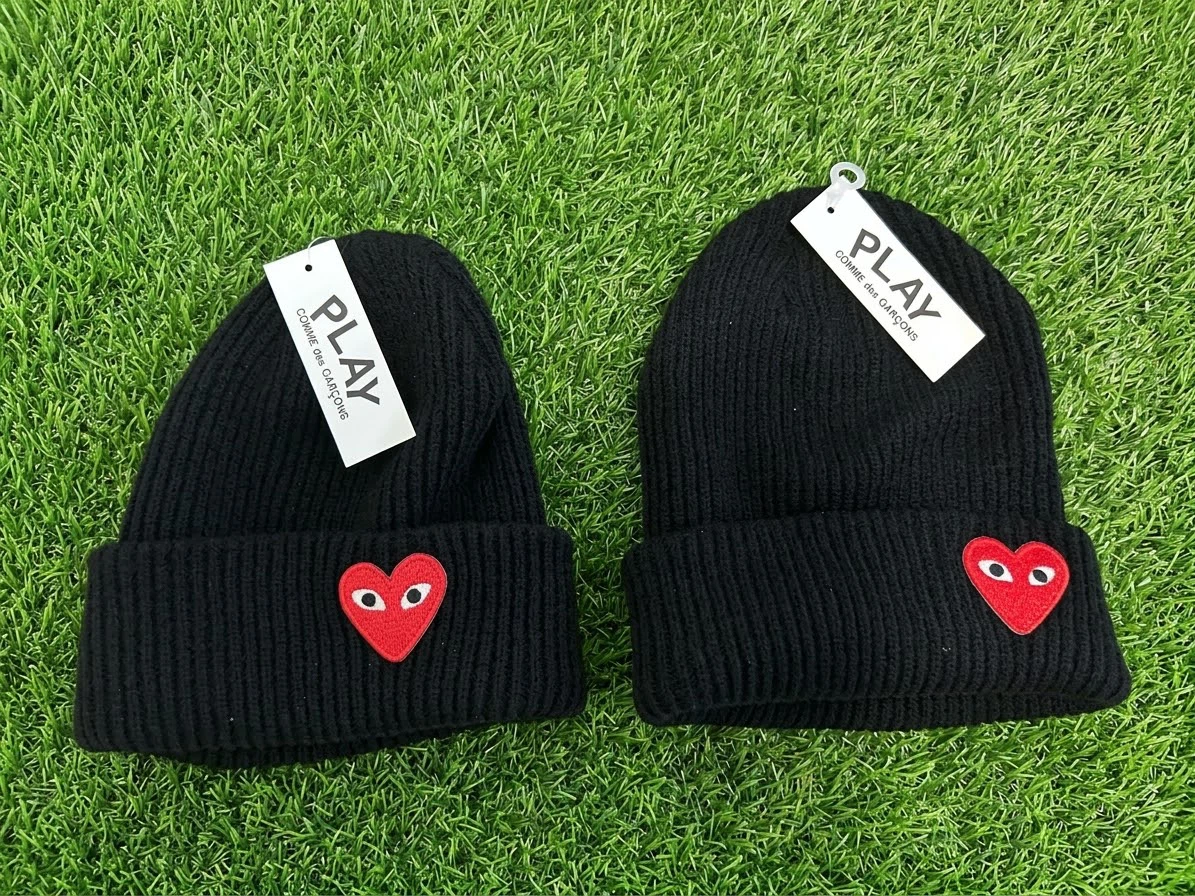 CDG Play Heart Logo Knit Beanie Black - photo 2