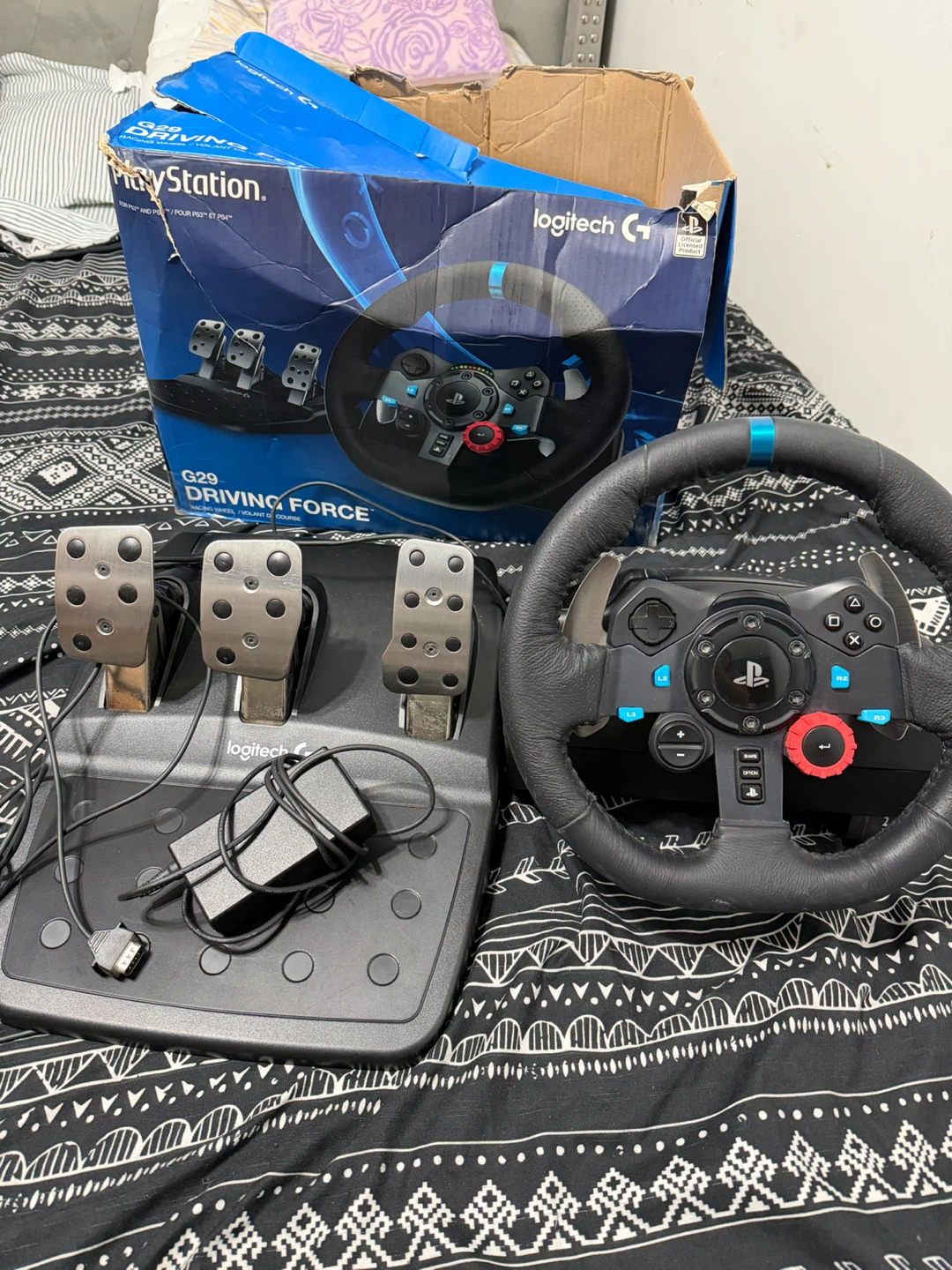 Logitech G29 Driving Force Racing Wheel and Pedals - photo 2