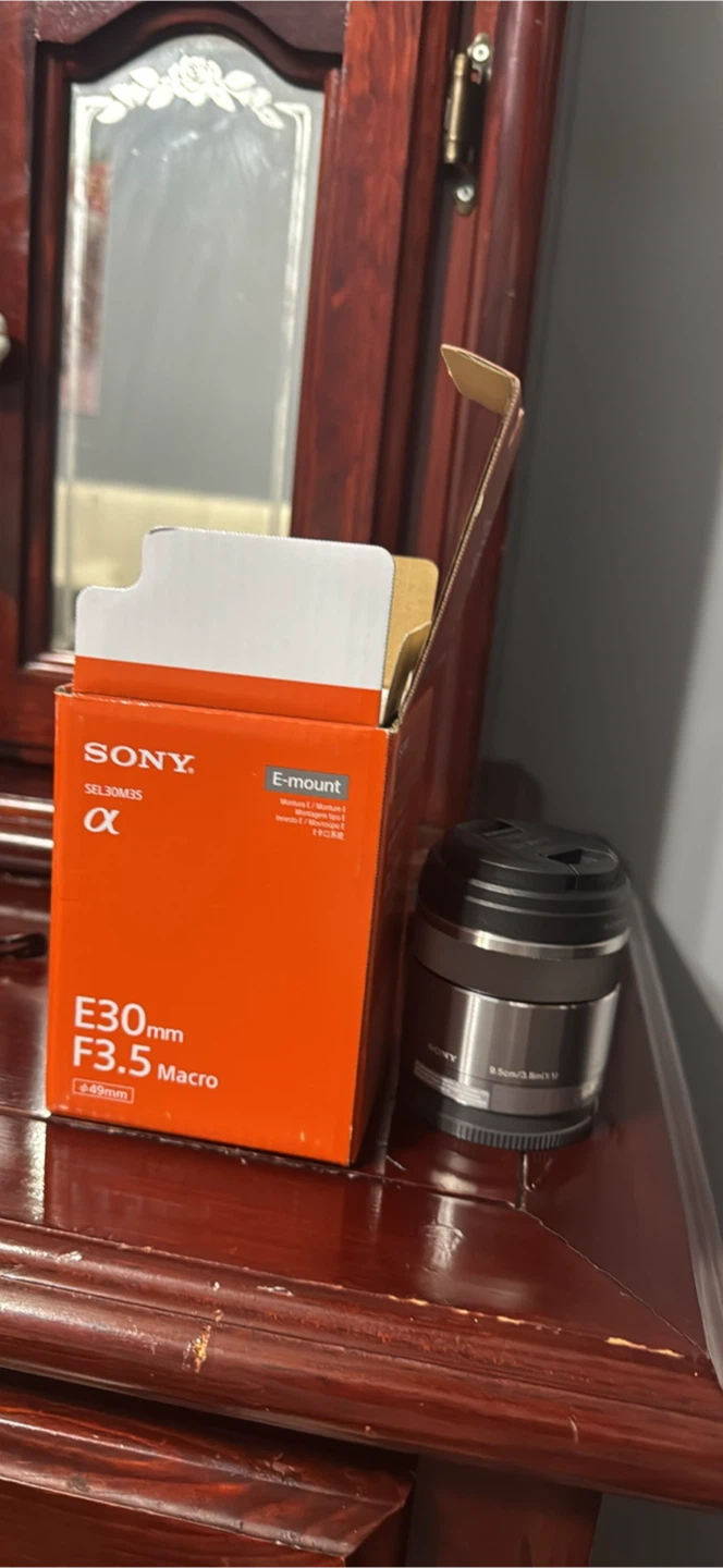 Sony E 30mm F3.5 Macro Lens - photo 2