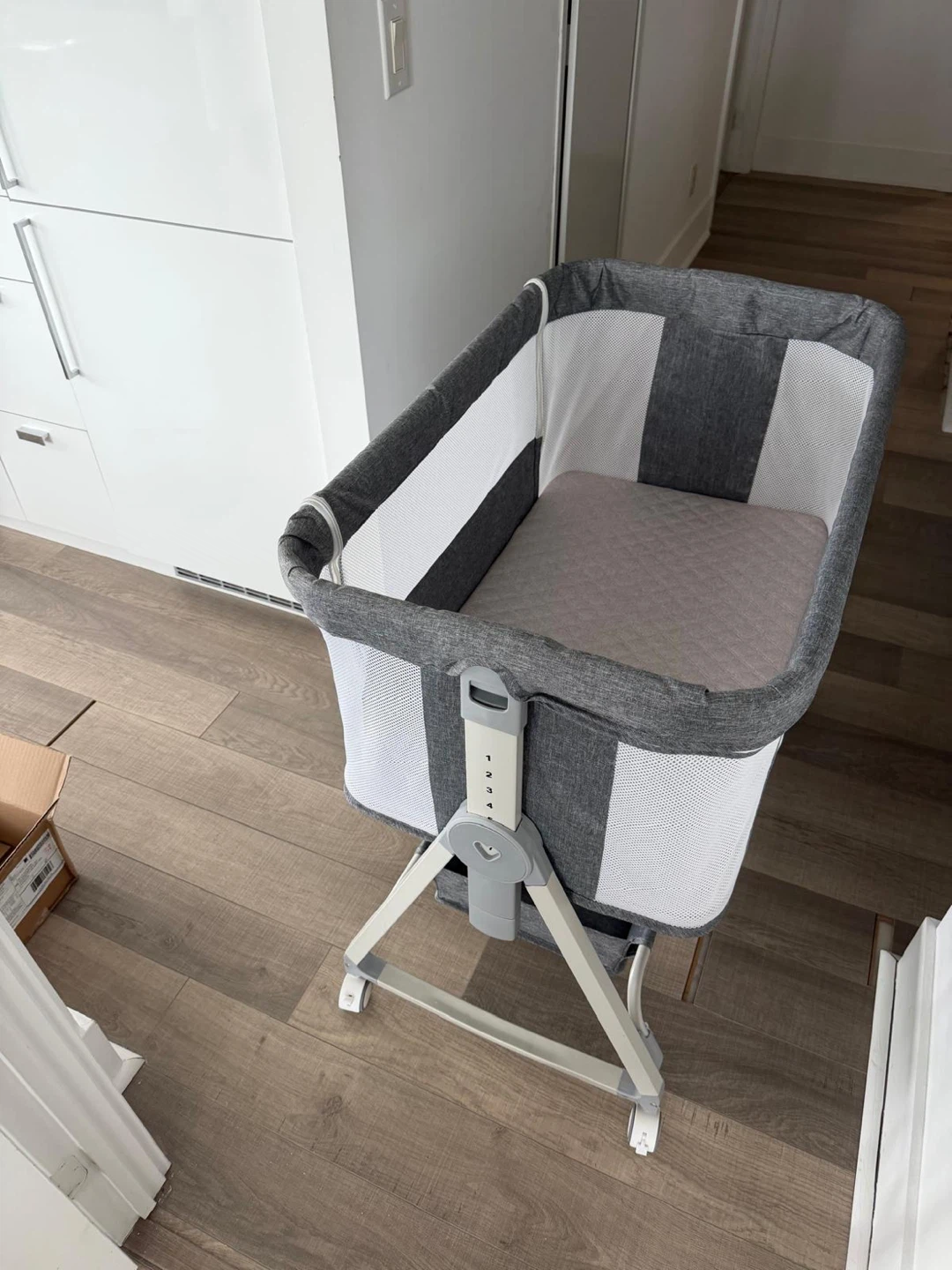 Adjustable Bedside Baby Bassinet Gray - photo 3