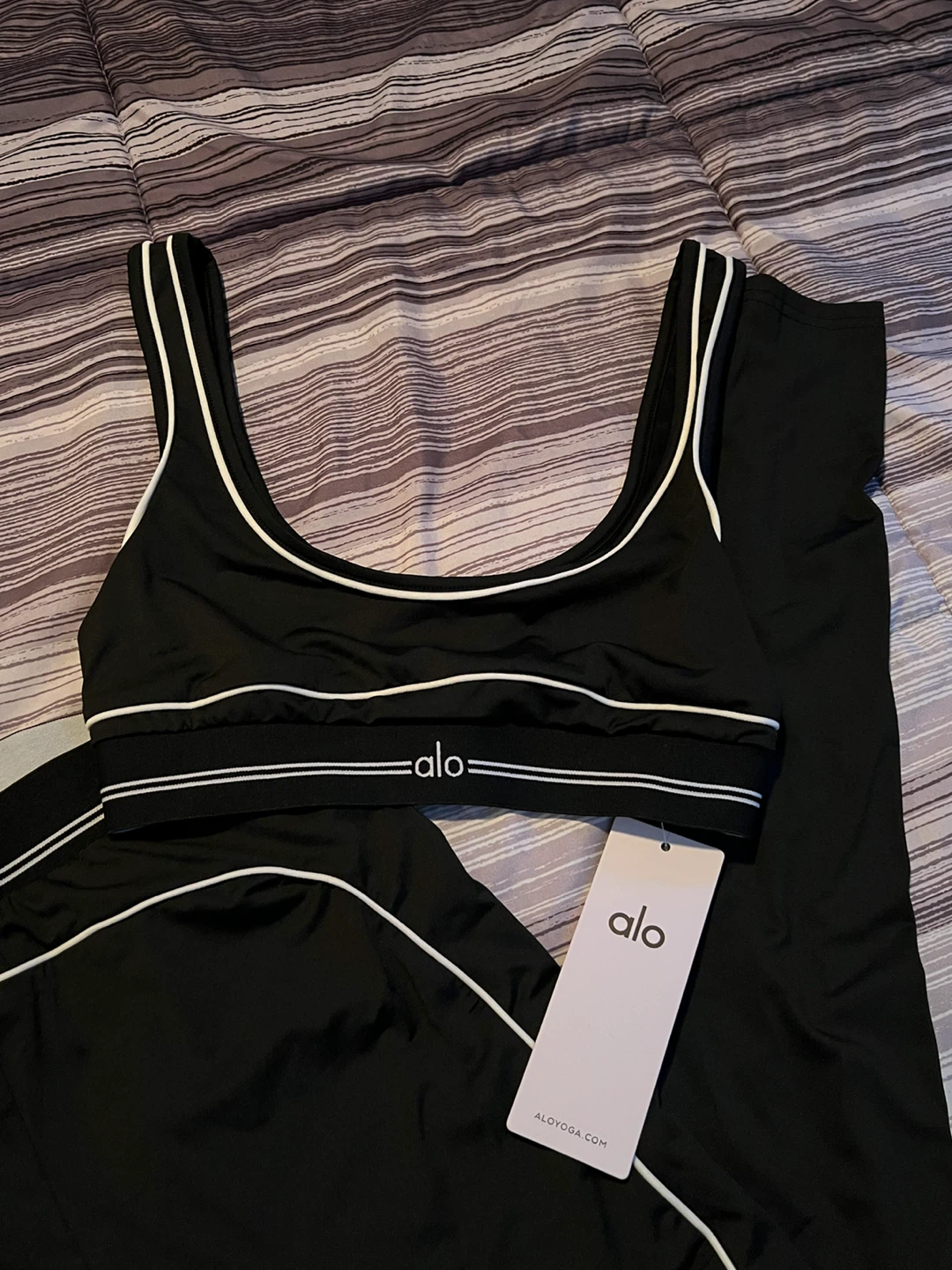 Alo Yoga Matching Set - photo 2