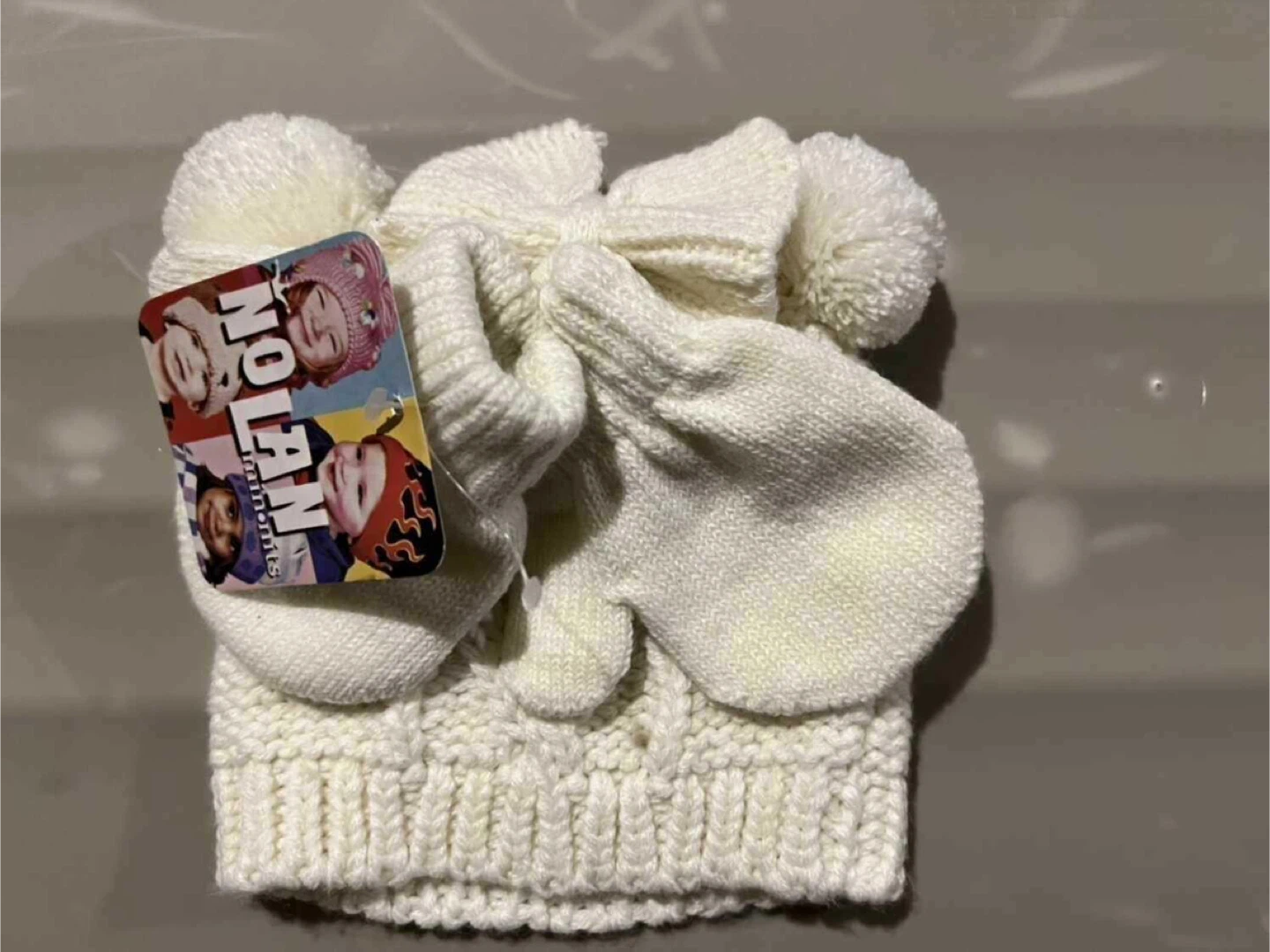 BNWT Baby hat and mitts set - photo 3