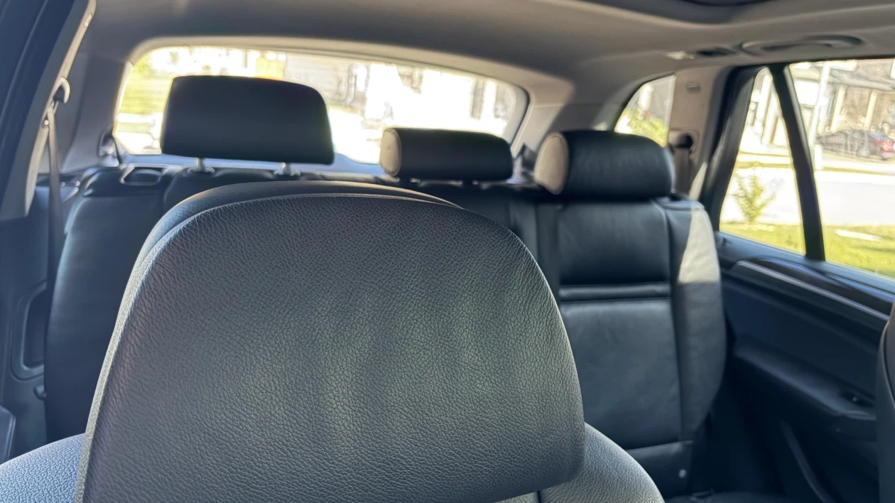 BMW X5 SUV - photo 2