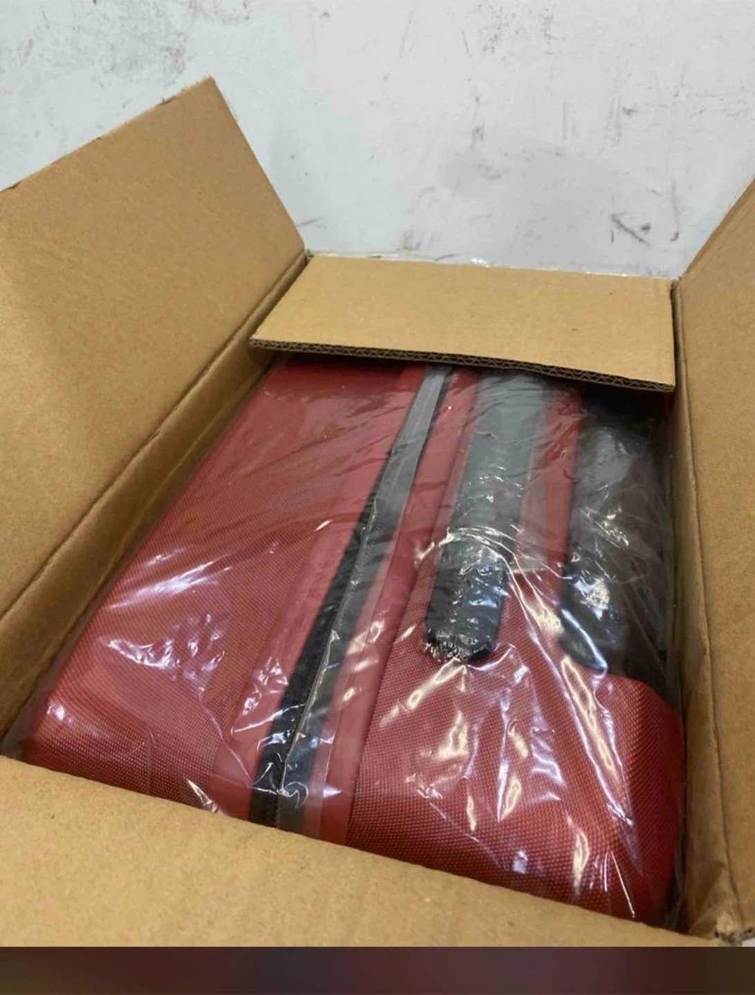 2 Red Hardside Spinner Luggage $40 each - photo 2