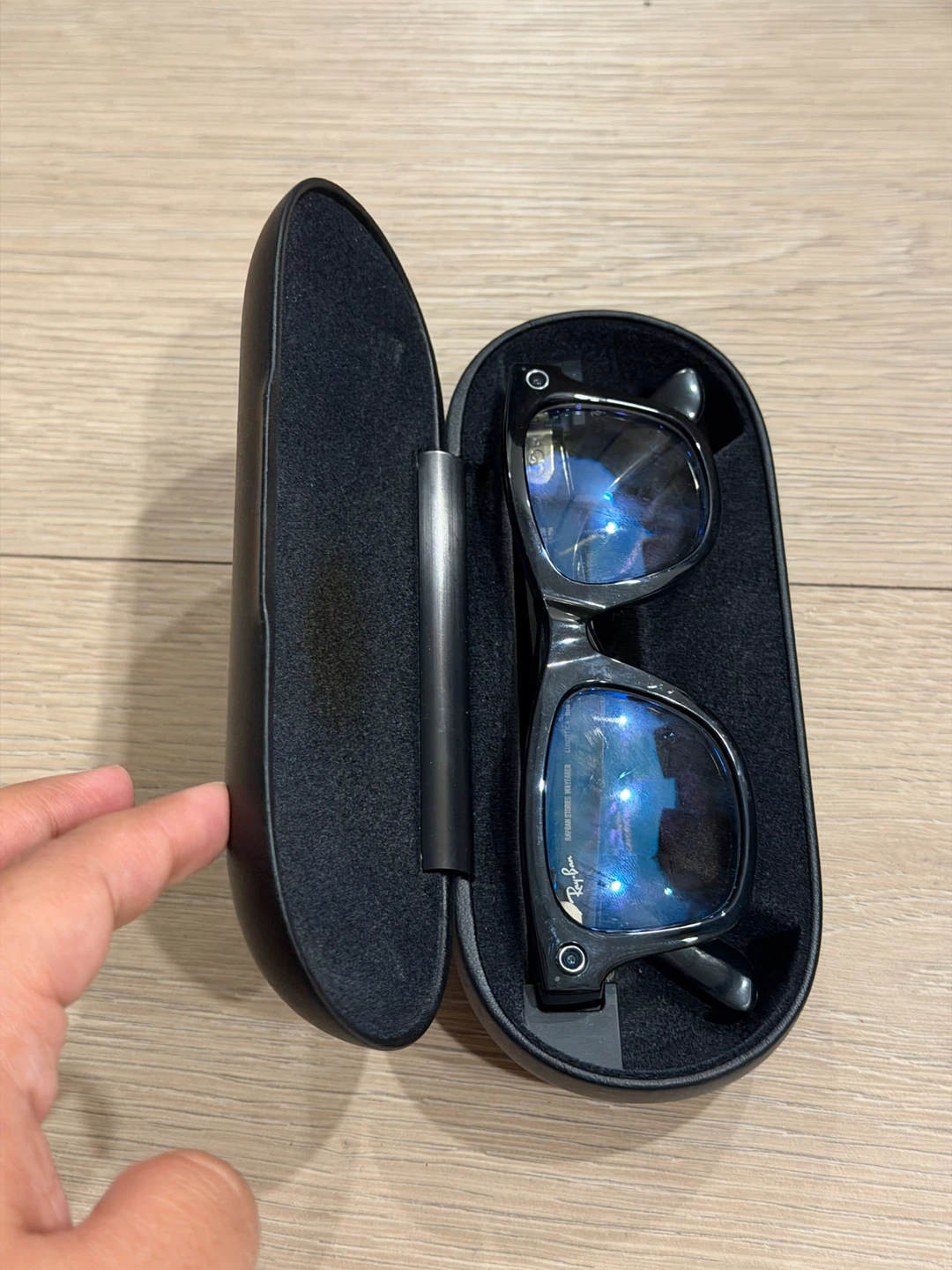 Ray-Ban Stories Wayfarer Smart Glasses - photo 2
