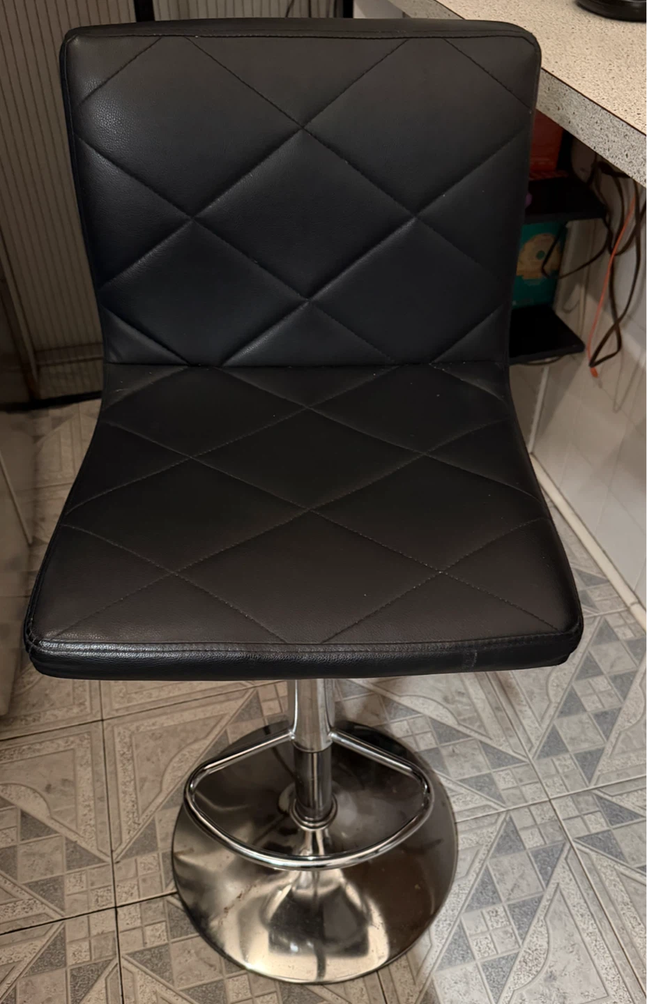 Set of 2 Black Diamond Stitched Bar Stools - photo 4