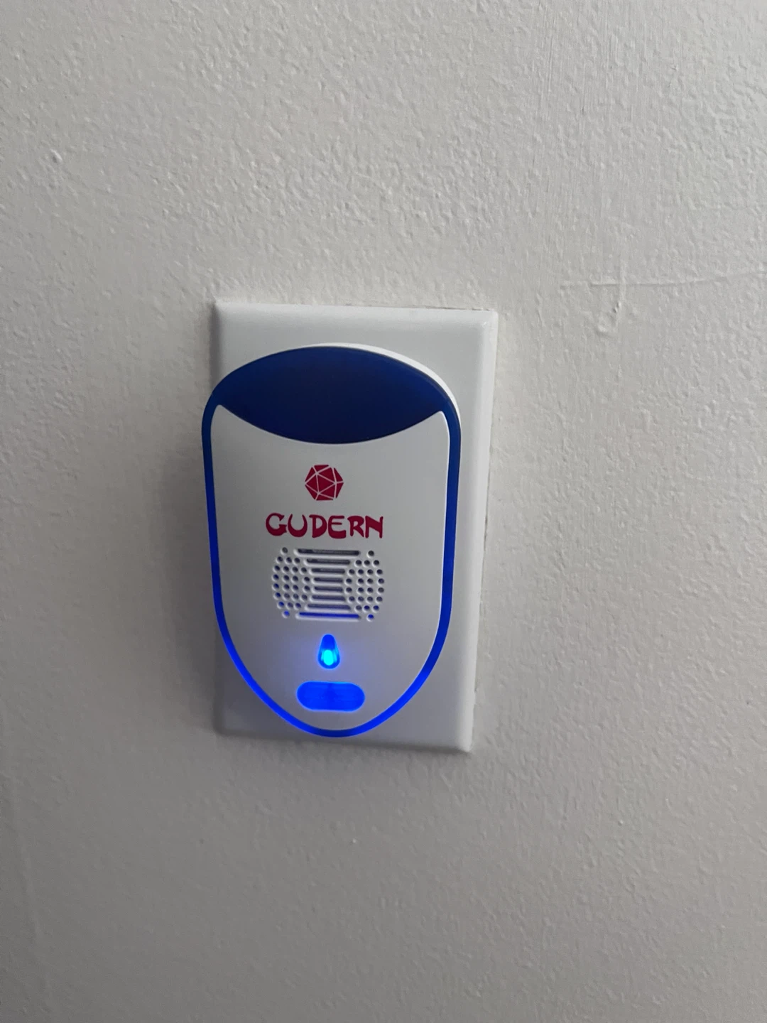 Gudern Electronic Ultrasonic Pest Repeller - 3 Units - photo 2