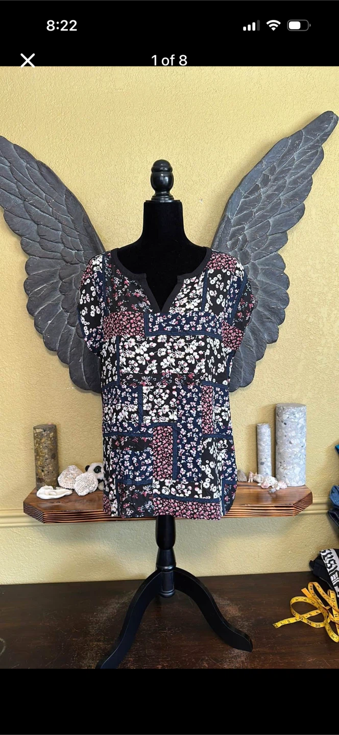 Reitman’s Floral Tee Shirt