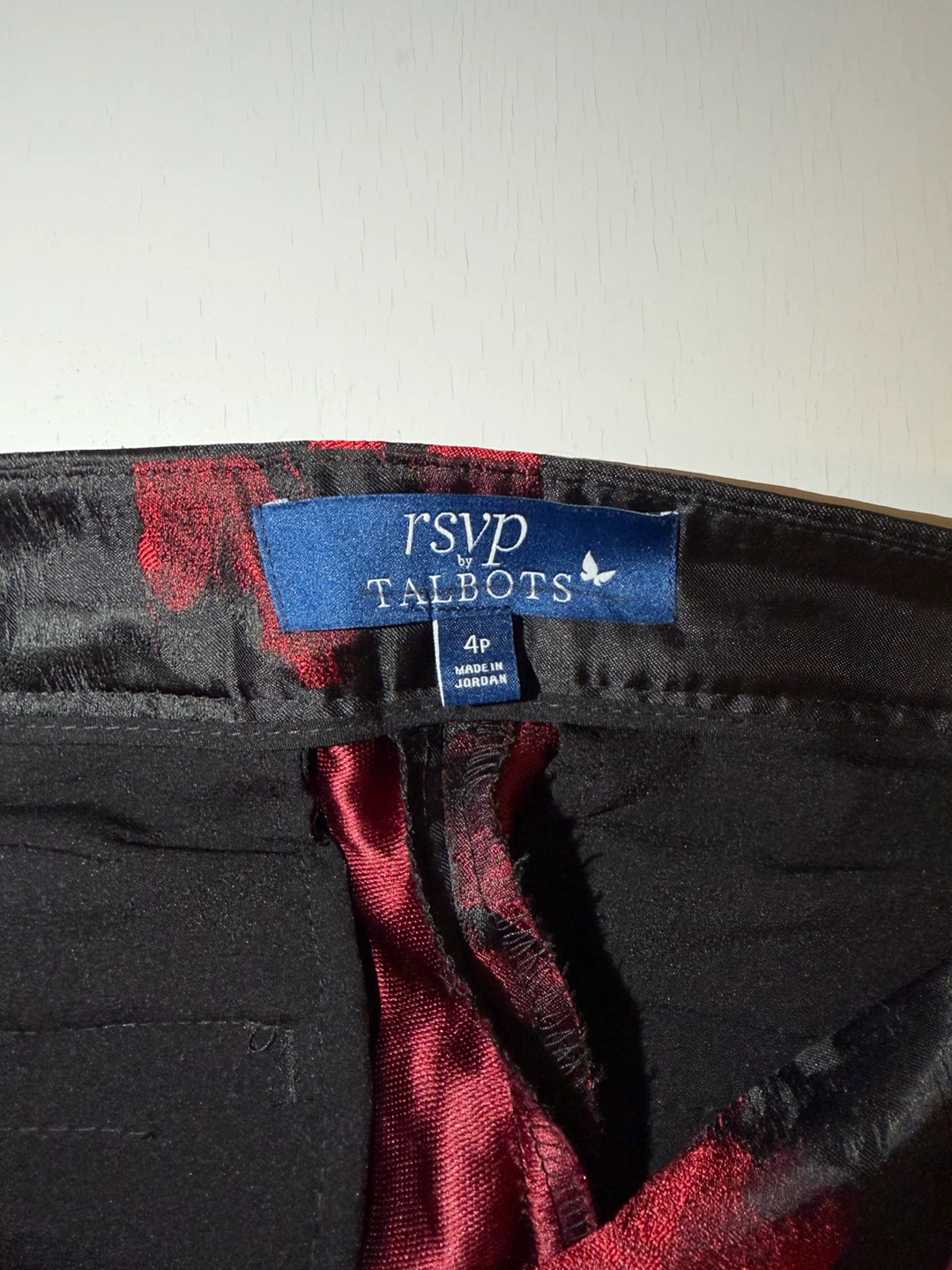 Size 4P rsvp by TALBOTS black and red painted floral ankle pants - photo 2