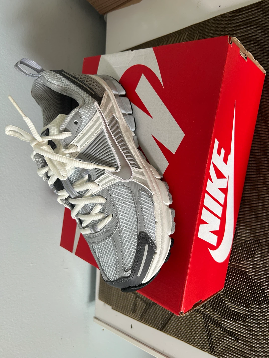 Nike Zoom Vomero 5 Shoes - photo 3